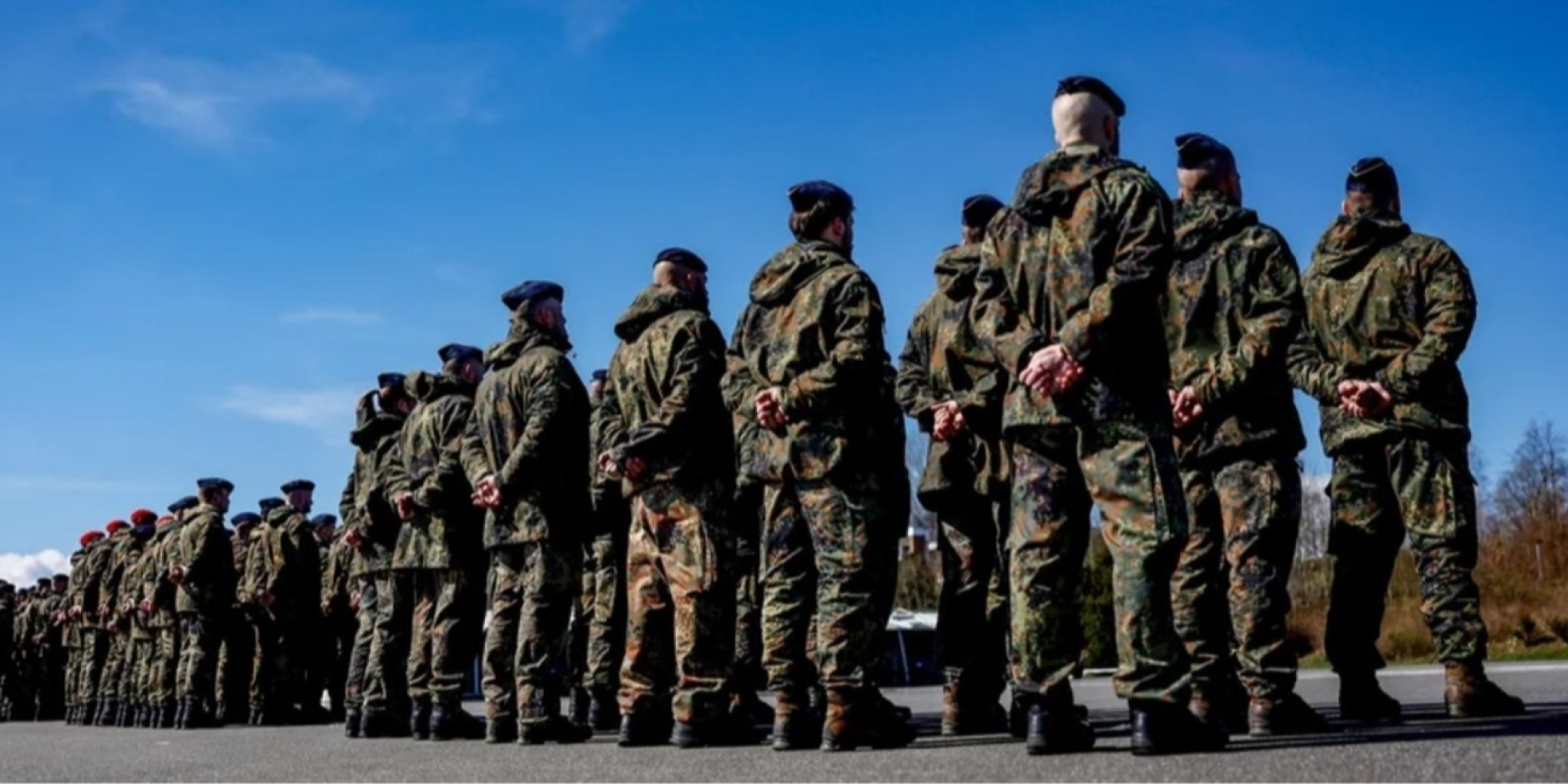 После критики Германия пообещала смягчить новые правила для выезда мужчин за границу — Politico