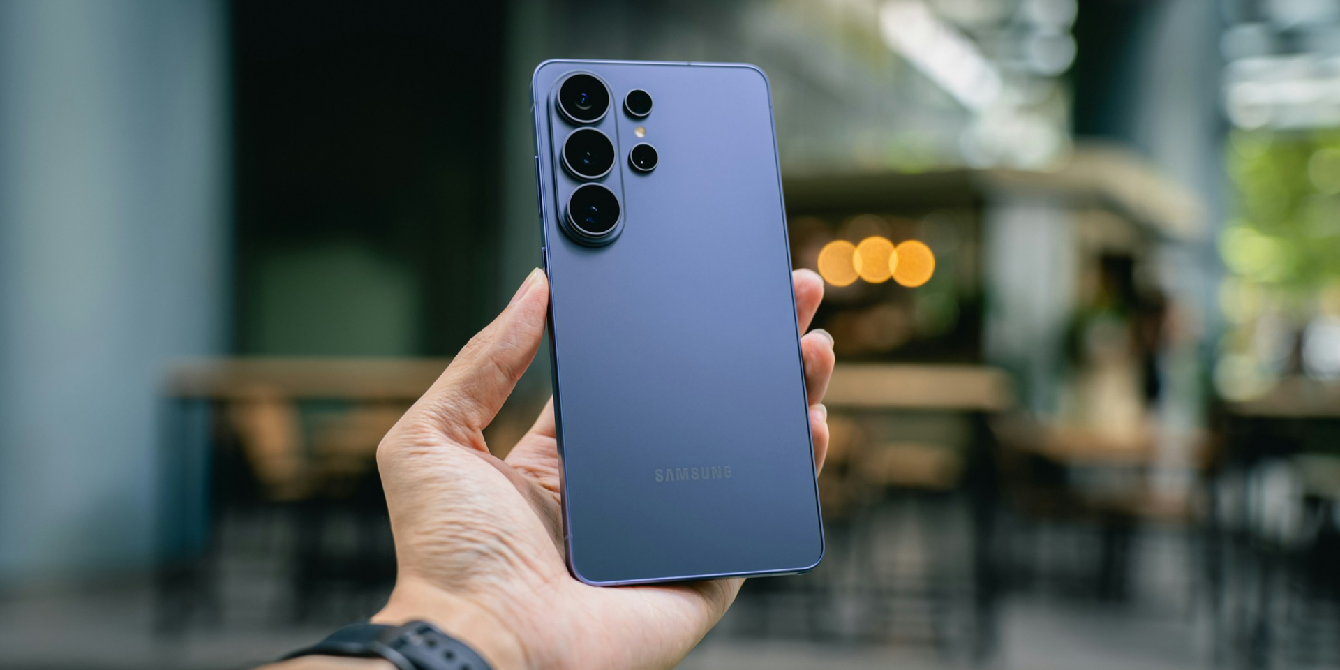 Что купить вместо iPhone 17 Pro? ТОП-3 премиальных смартфона до 65 тысяч гривен в 2026 году