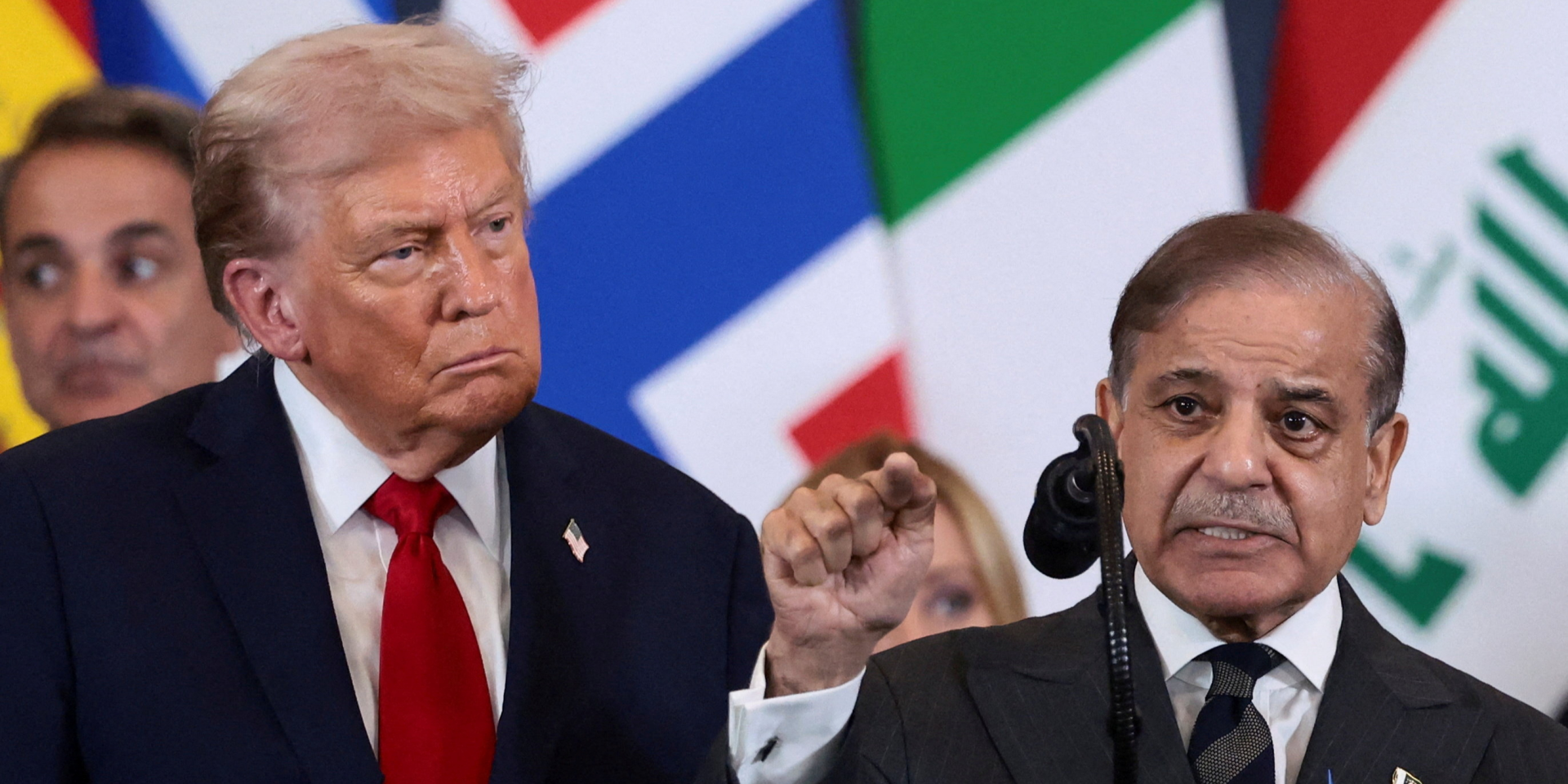 В первой версии обращения премьера Пакистана к Трампу с призывом отложить «уничтожение» Ирана нашли странную фразу