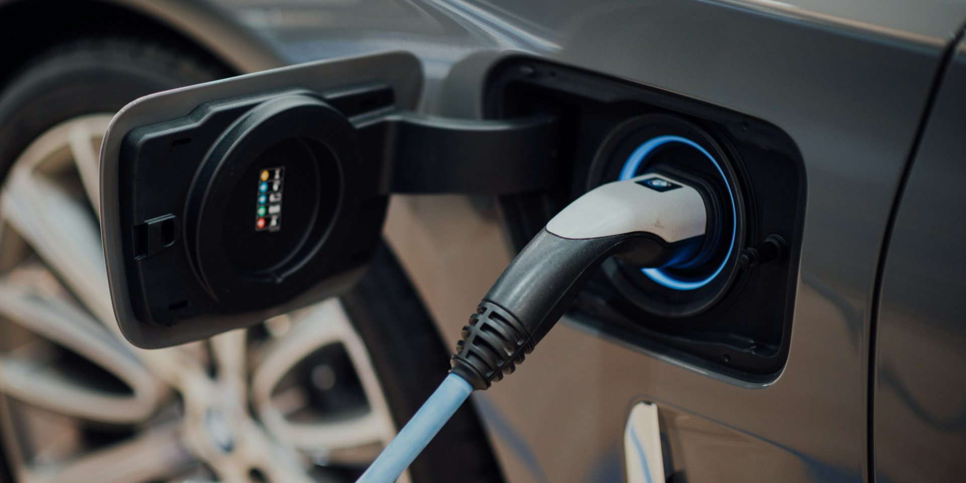 Акумулятор від Lynk & Co заряджається до 80% за 5,5 хв (Фото: Unsplash)