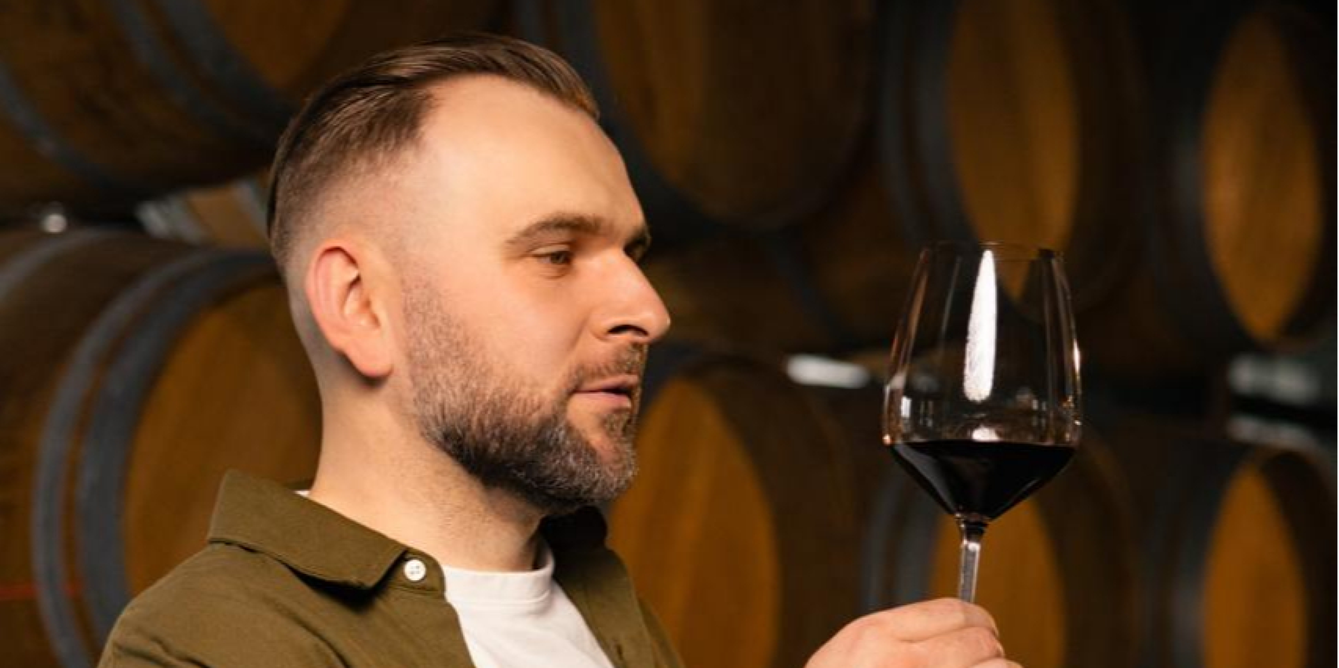 «Эмоция, которая не повторяется». Лучший сомелье Украины-2026 Богдан Павлюх о признаках хорошего вина и победе в конкурсе, к которой шел годами