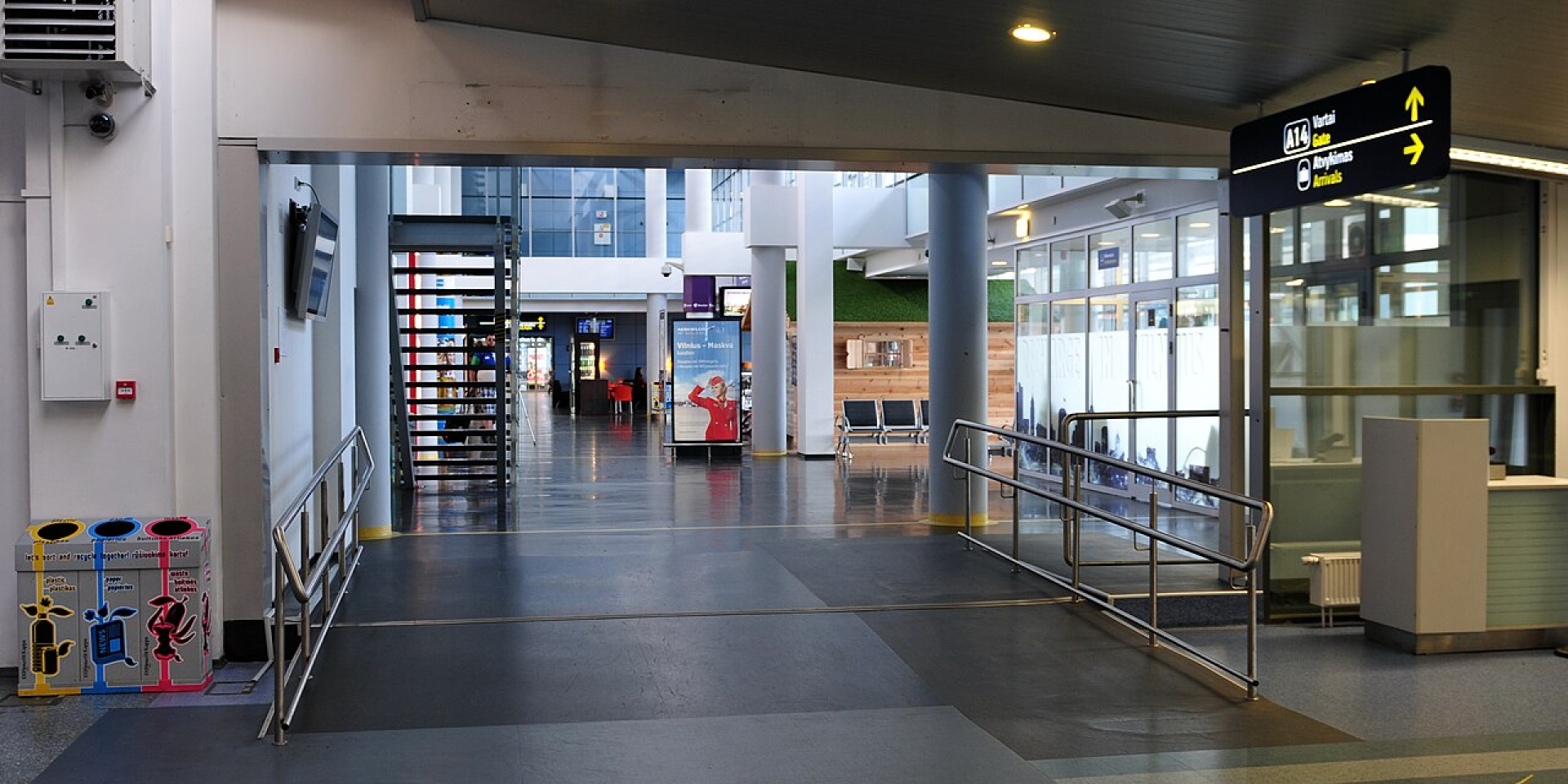 Аэропорт в Вильнюсе приостановил работу из-за воздушных шаров