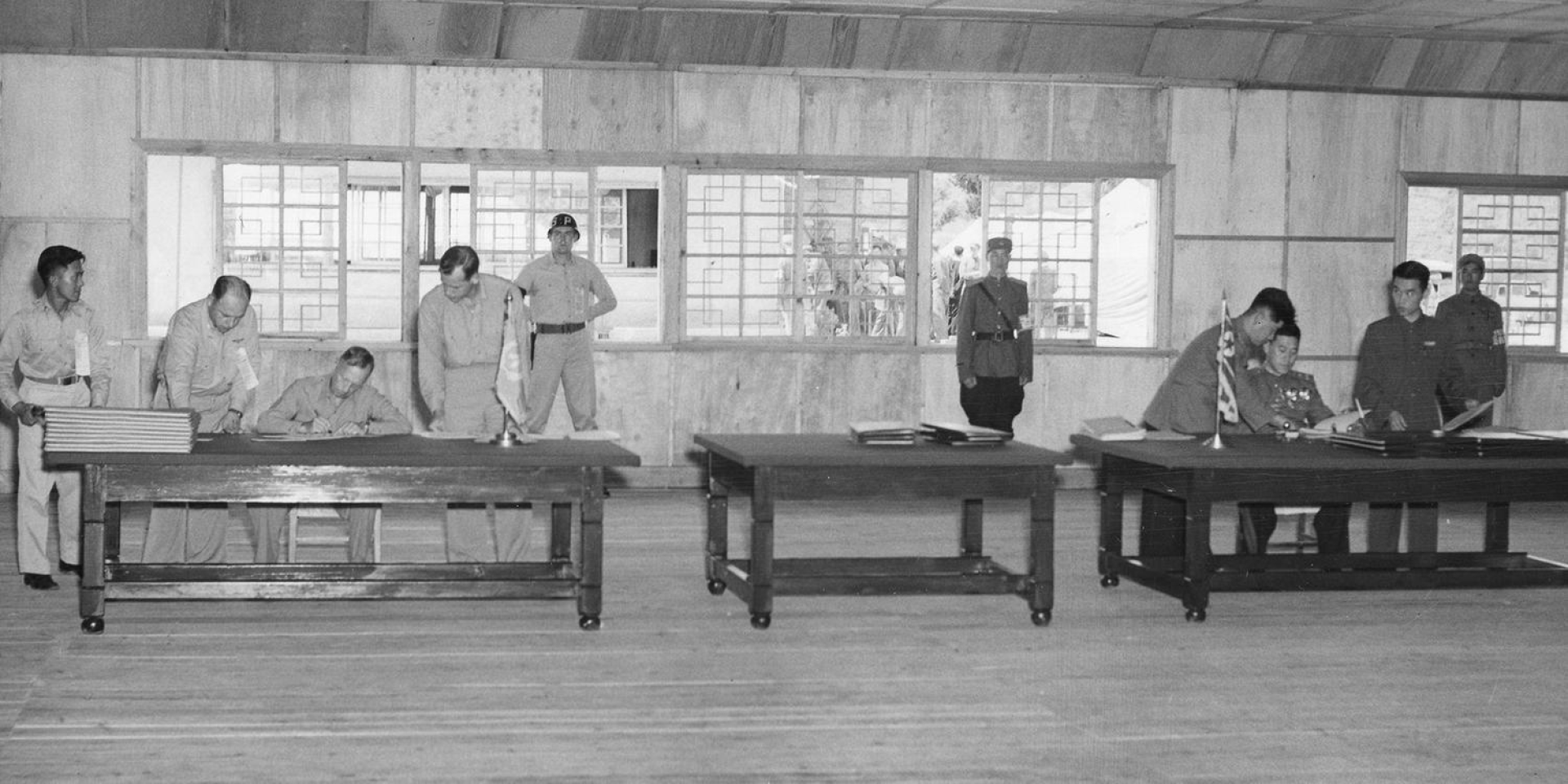Підписання Корейської угоди про перемир’я в Панмунджом, 27 липня 1953 року (Фото: Getty Images)