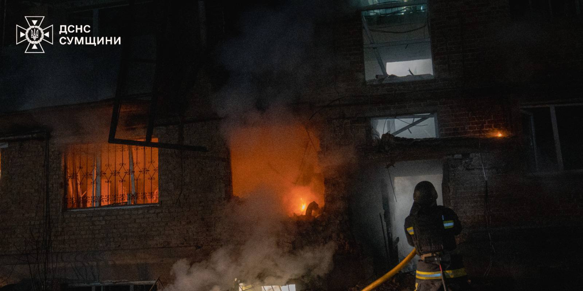 В Сумах в результате ночных ударов РФ по многоэтажкам пострадали 17 человек, среди них — ребенок