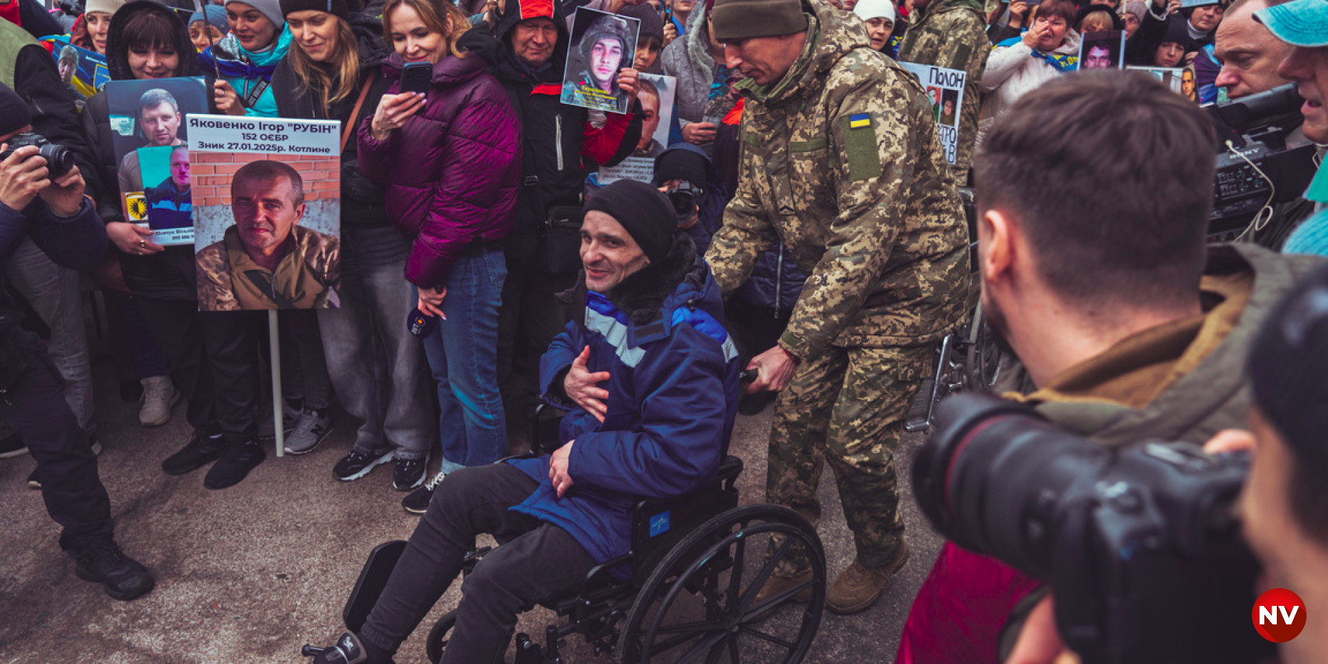 Пасхальный обмен. Как встречали освобожденных украинских пленных — фото и видео NV