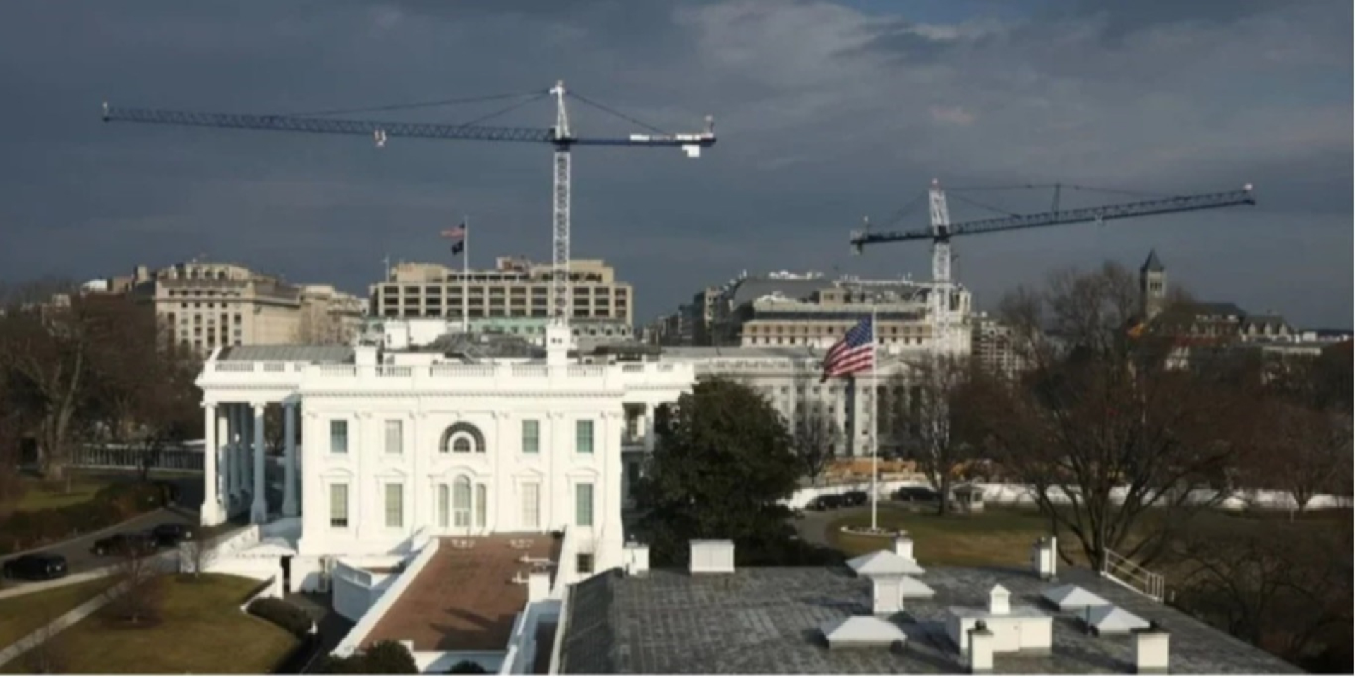 В США суд выдал временное разрешение на строительство за $400 млн в Белом доме бального зала Трампа