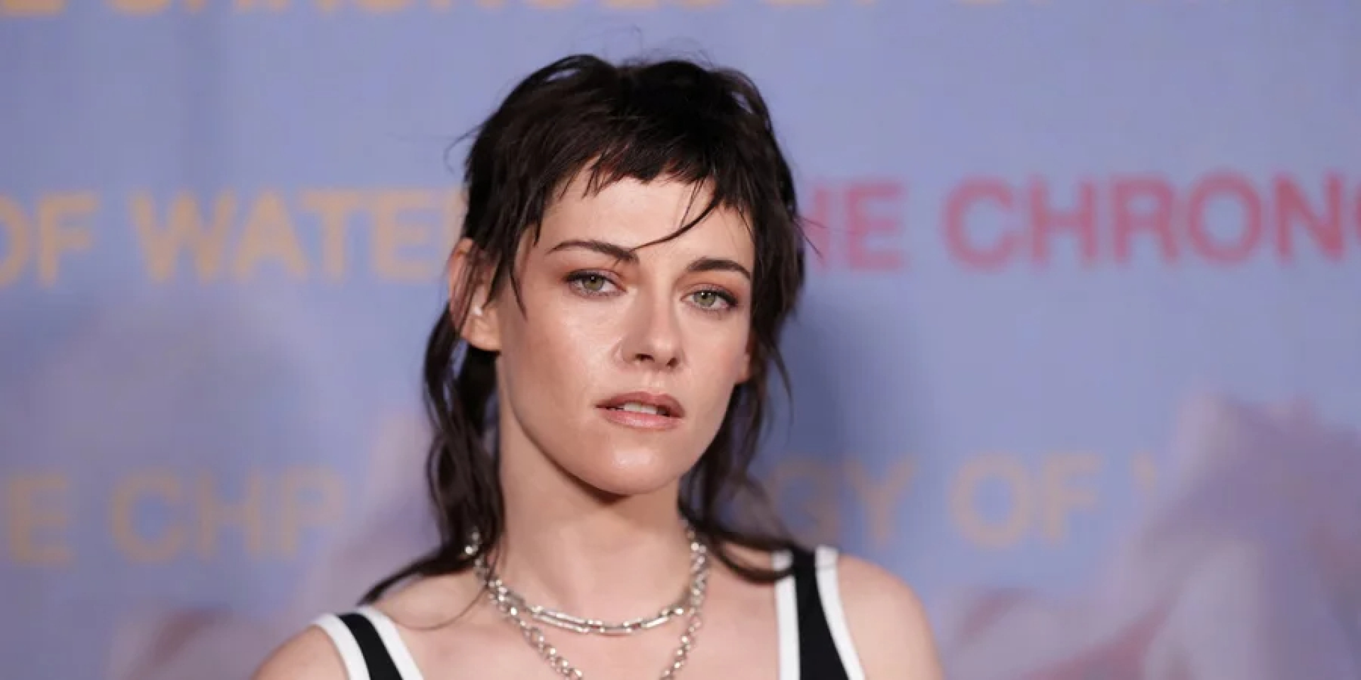 «Угрожает сокращение рабочих мест». Хоакин Феникс, Бен Стиллер и Кристен Стюарт выступили против сделки между Paramount и Warner Bros