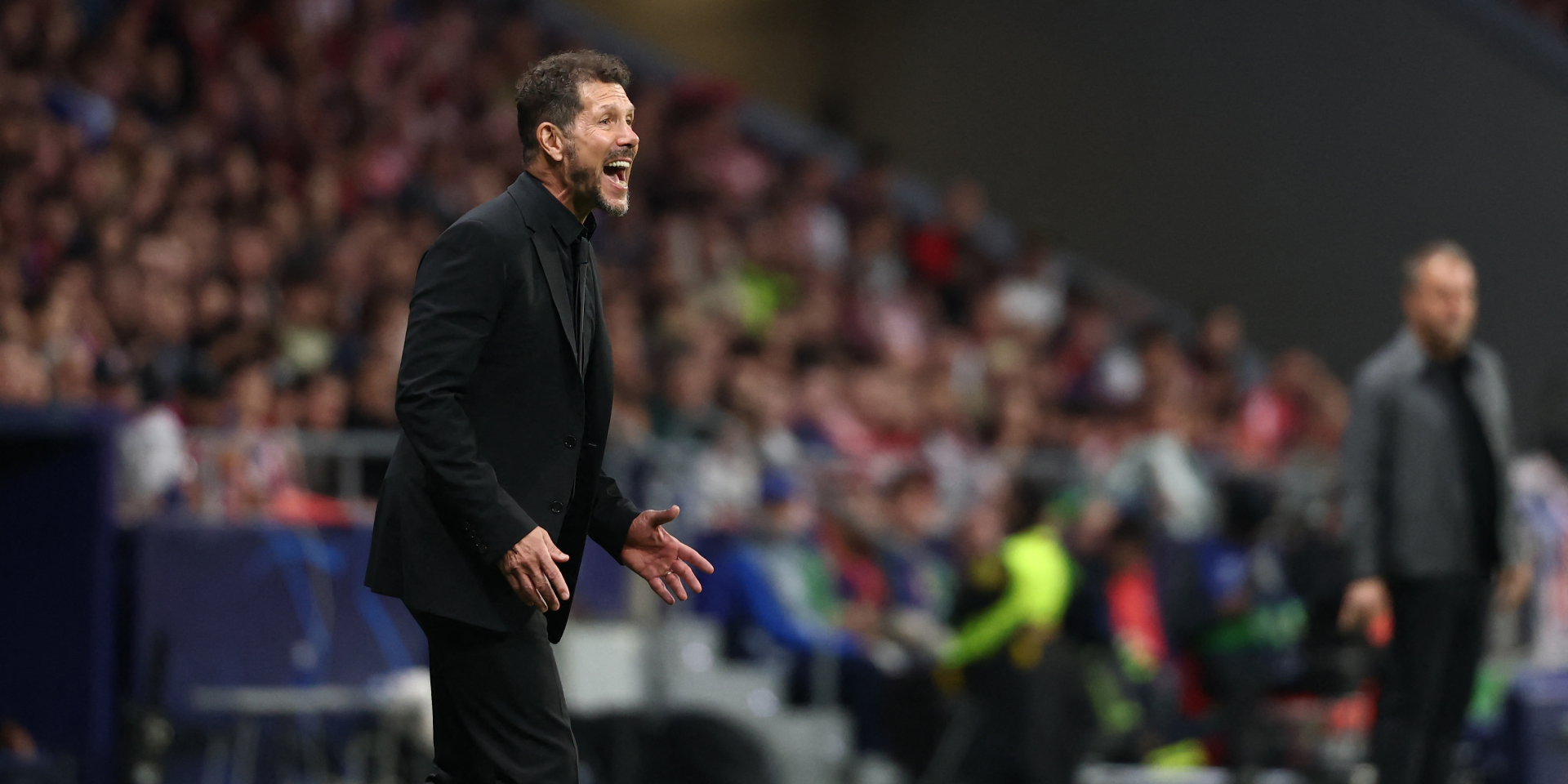 Тренер Атлетико высмеял болельщика после вылета Барселоны из Лиги чемпионов — видео