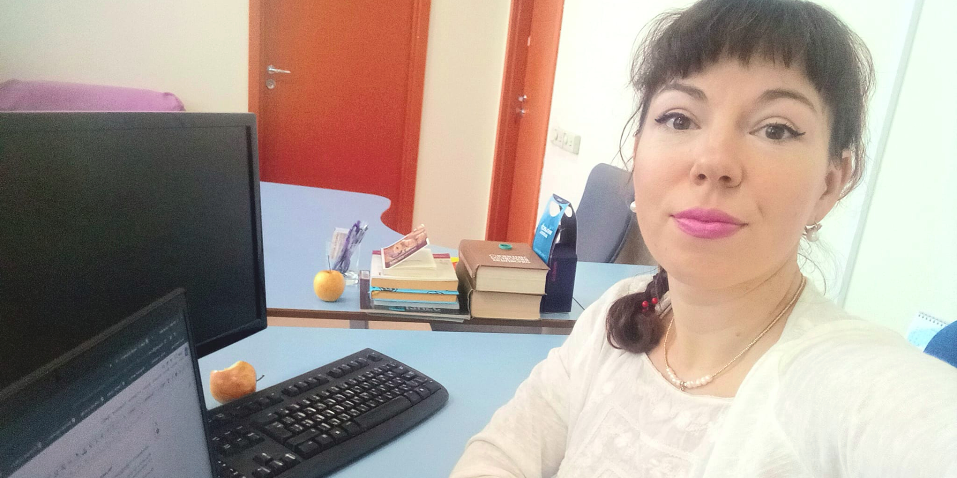 Журналистка рассказала о священниках, которые остаются в УПЦ МП и собирают деньги для семей военных ВСУ