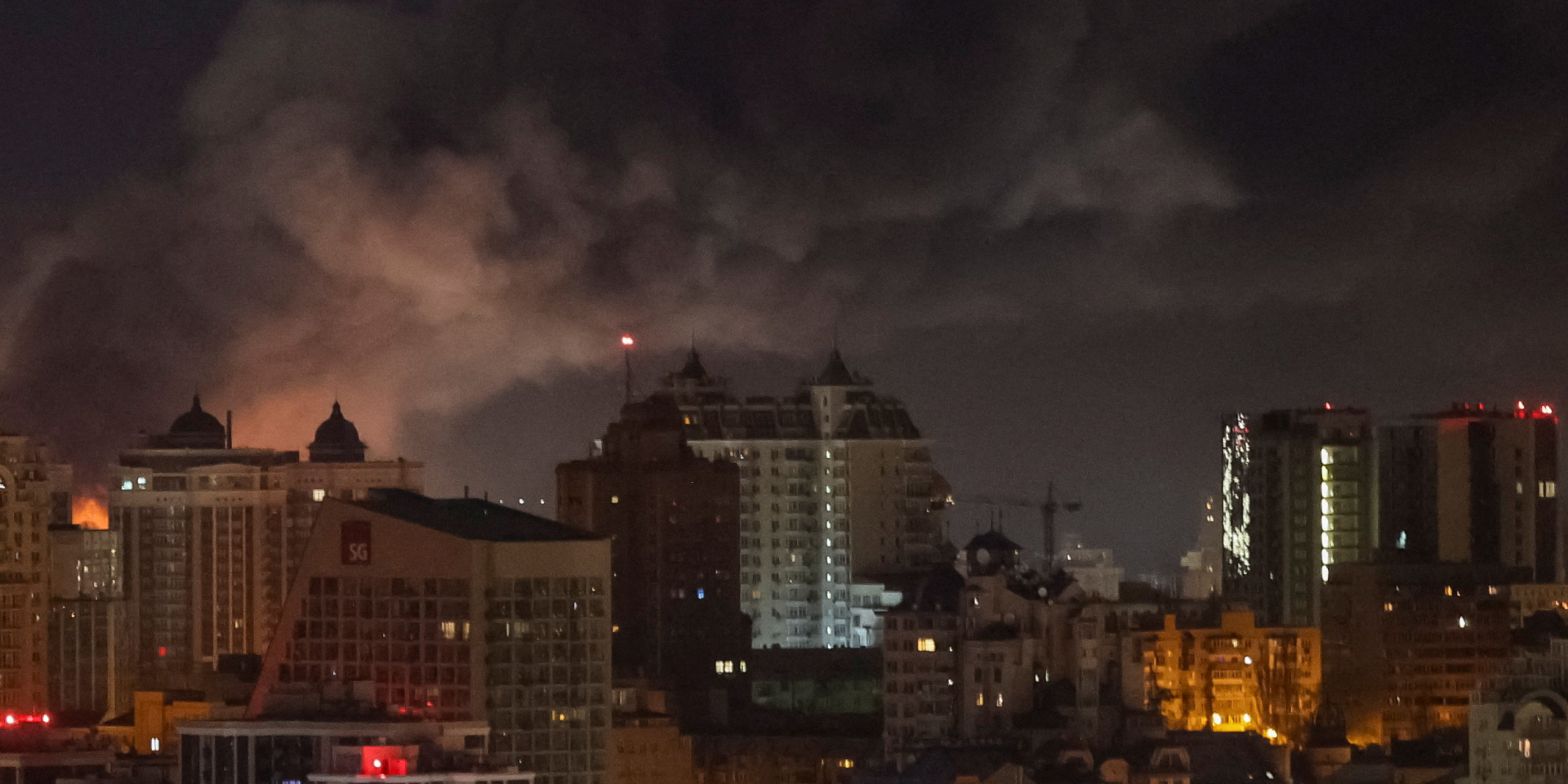 Ракетный удар по Киеву: погибли два человека, еще 18 пострадали — фото