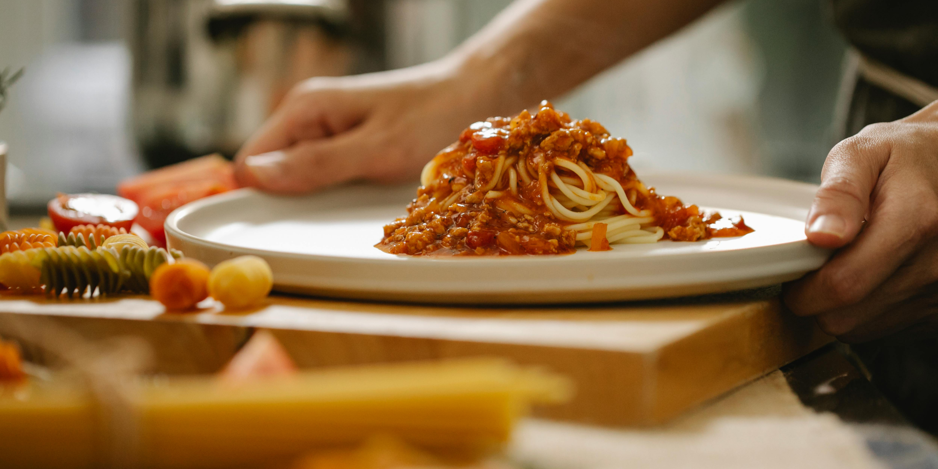 Забудьте про котлети. 18 рецептів з фаршу, які не лише ситні, а корисні