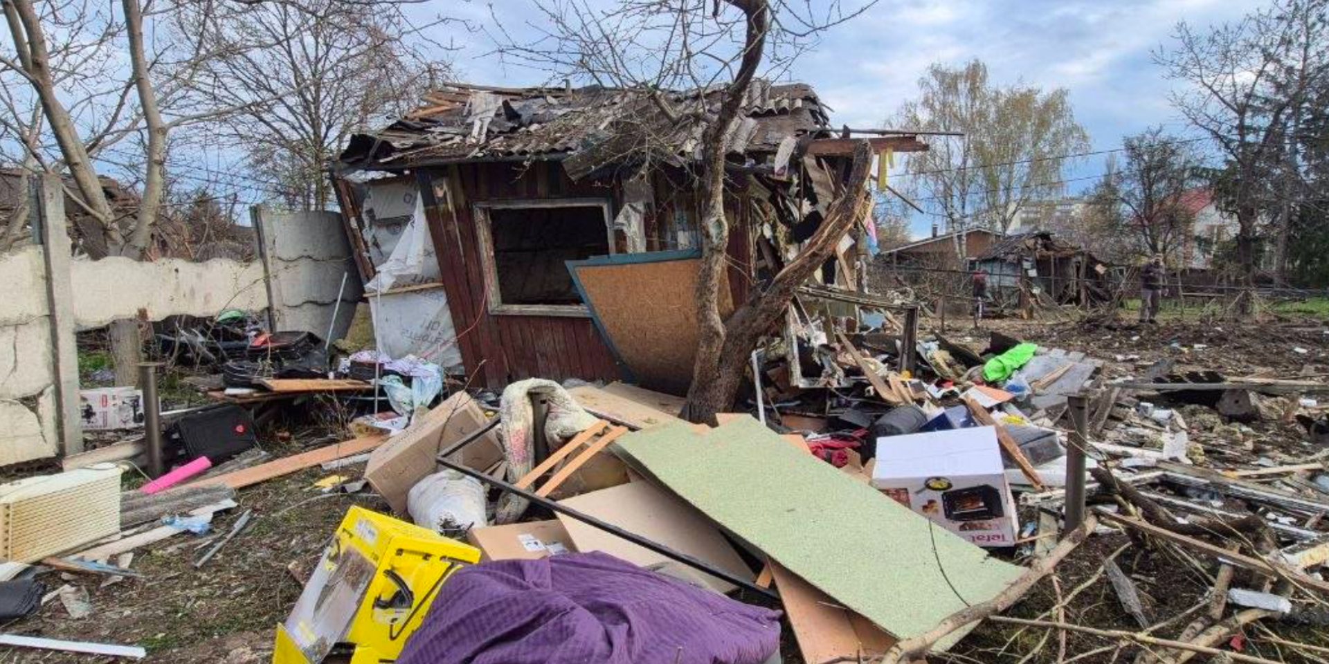 «Сложился как карточный домик». Мама, которая с ребенком оказалась под завалами дома в Киеве, рассказала об атаке