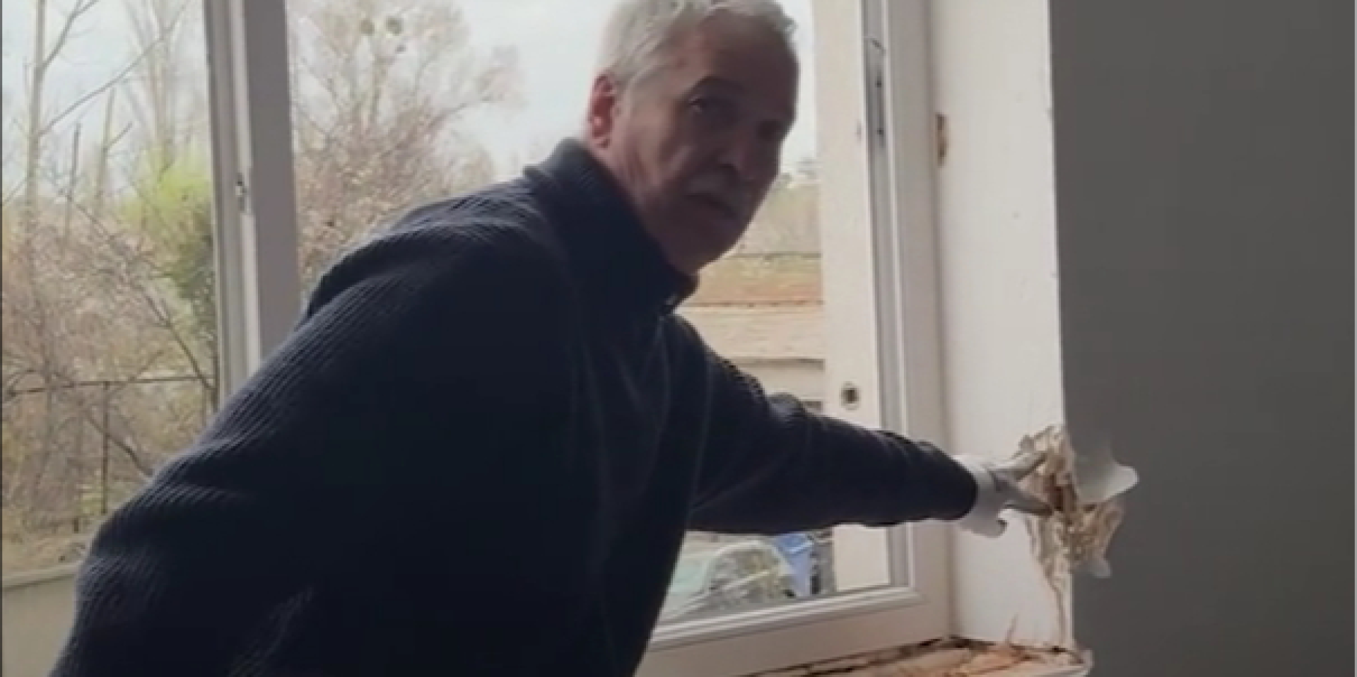 «Ракета прилетела, убила сына». Семья погибшего 11-летнего мальчика рассказала о первых минутах удара РФ по Киеву — видео