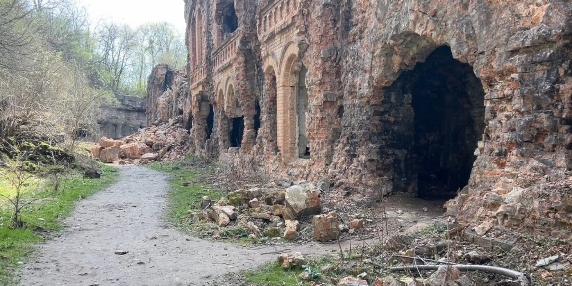 В Ровенской области обвалилась часть казармы Таракановского форта XIX века