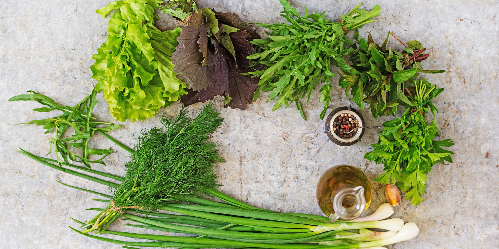 Чтобы не пришлось выбрасывать. Семь простых лайфхаков, чтобы весенняя зелень оставалась свежей больше недели