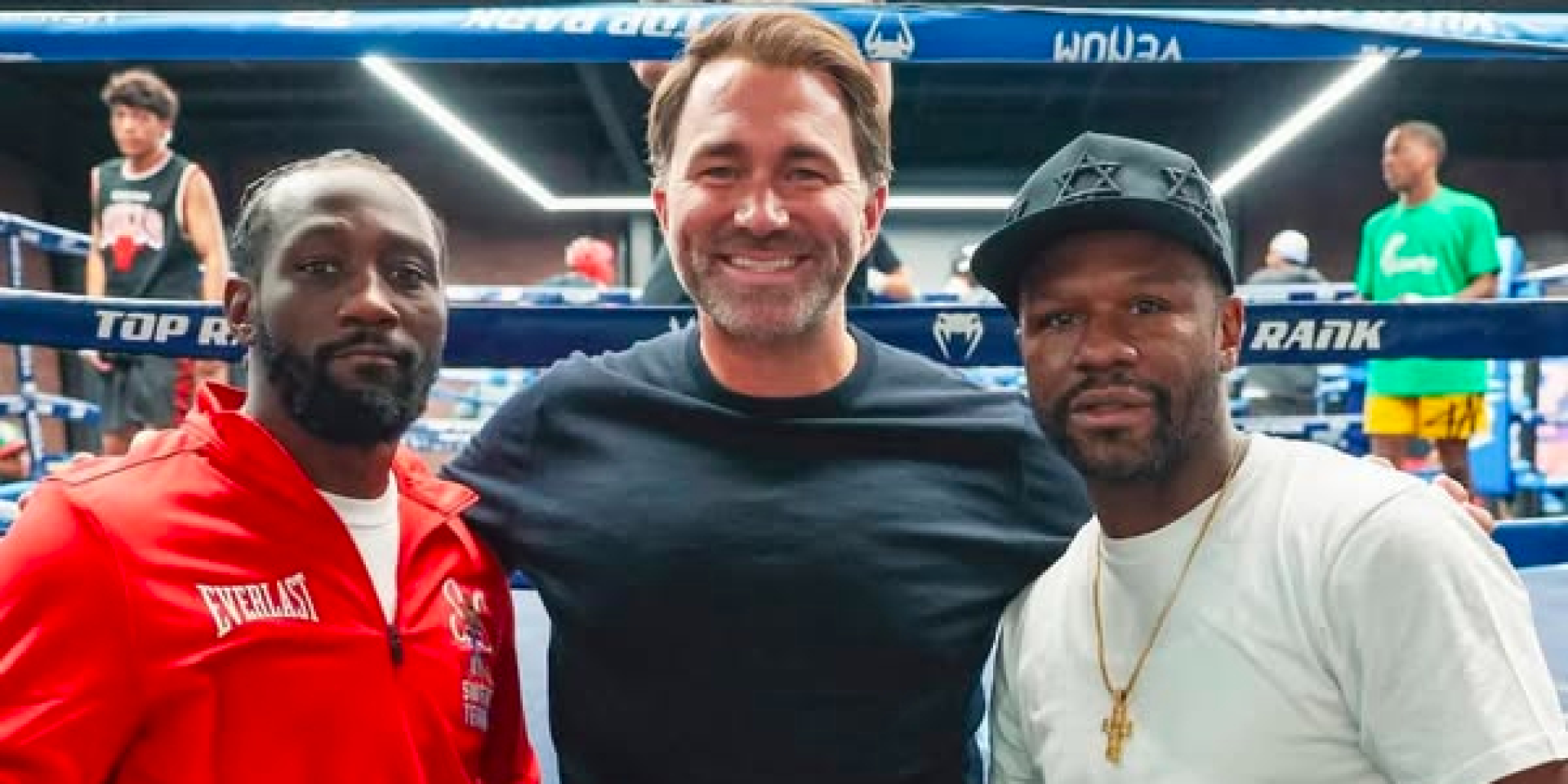 «У него есть преимущество». Пакьяо выбрал лучшего боксера между непобежденными Мейвезером и Кроуфордом