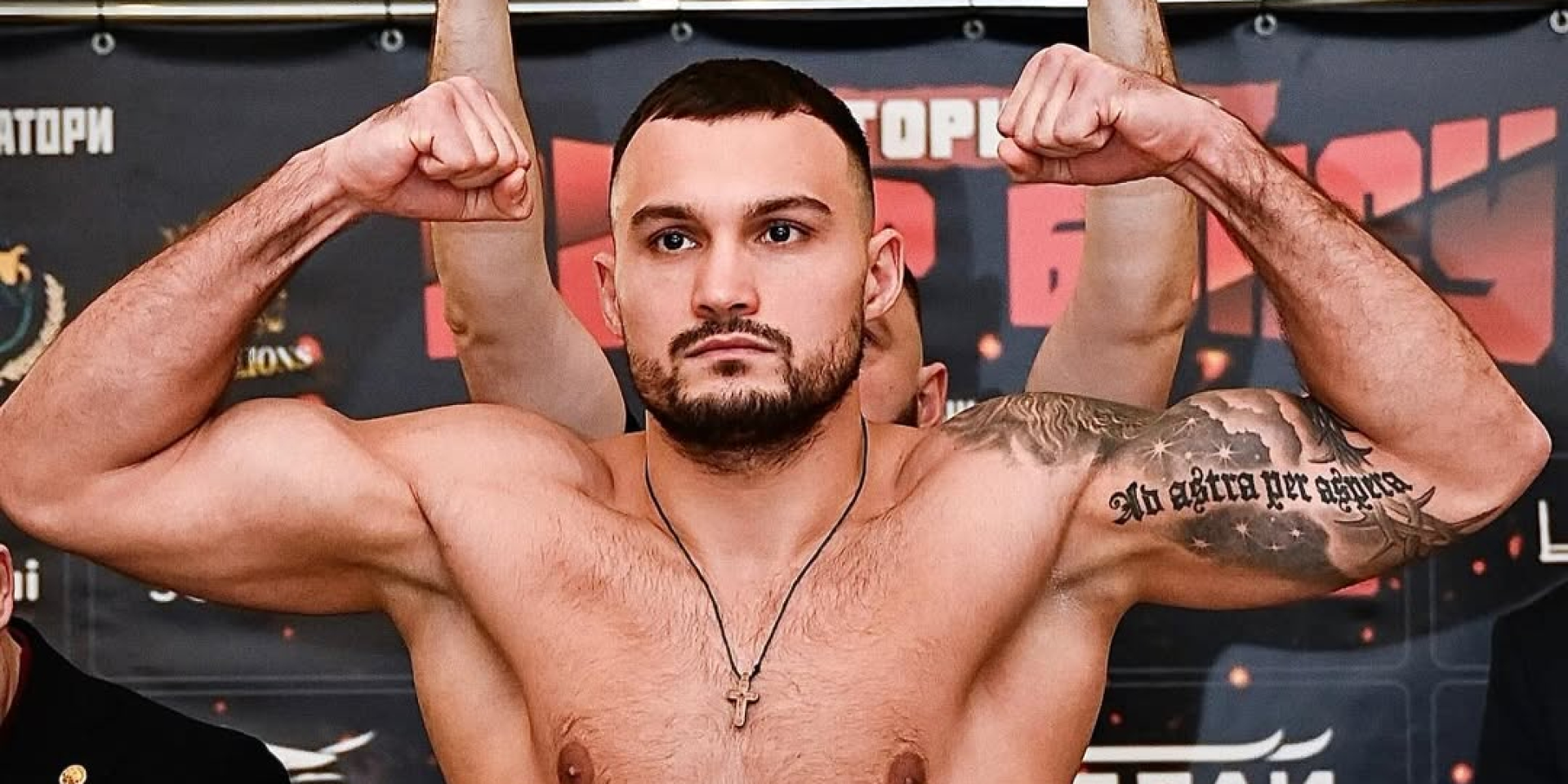 Непобежденный украинский боксер нокаутировал 45-летнего соперника в первом раунде — видео