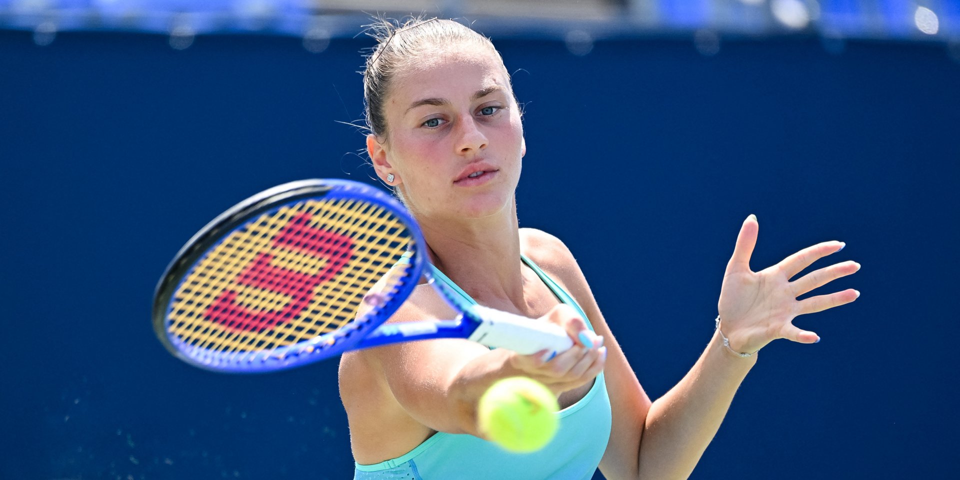 «Не играю против первой ракетки». Костюк с нетерпением ожидает украинского финала на турнире во Франции