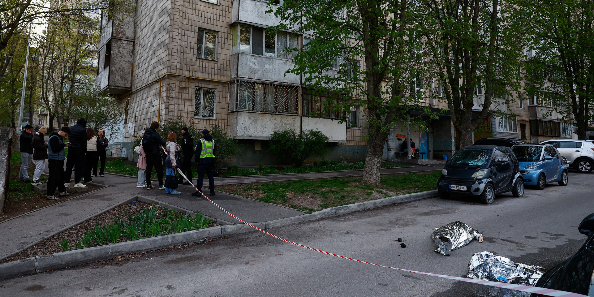 Полицейских, которых обвинили в «побеге» во время теракта в Киеве, отстранили от работы — глава Нацполиции