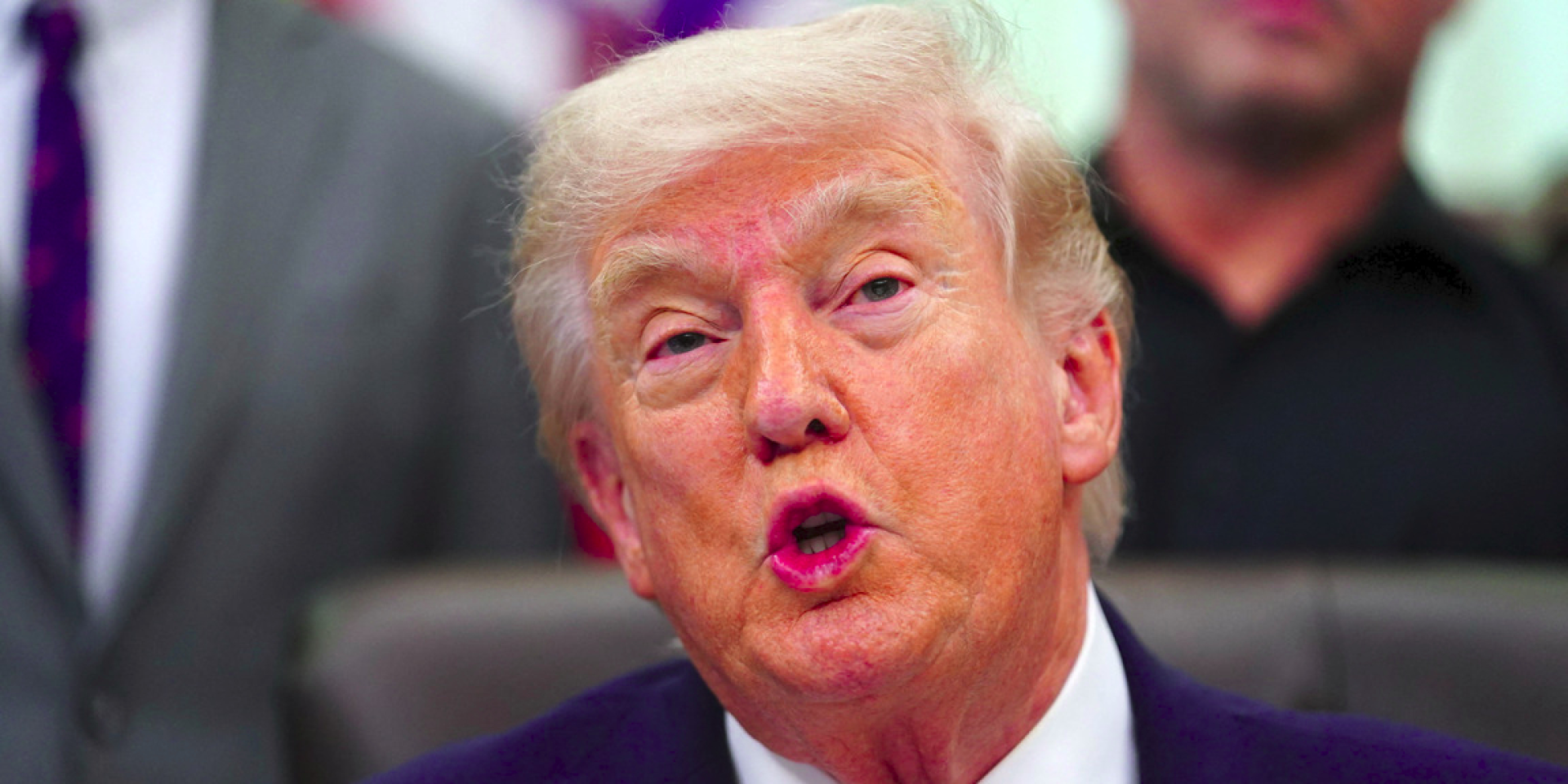 Дональд Трамп стверджує, що іранський режим «швидко» і «легко» впаде, якщо відмовиться від угоди (Фото: REUTERS/Nathan Howard)