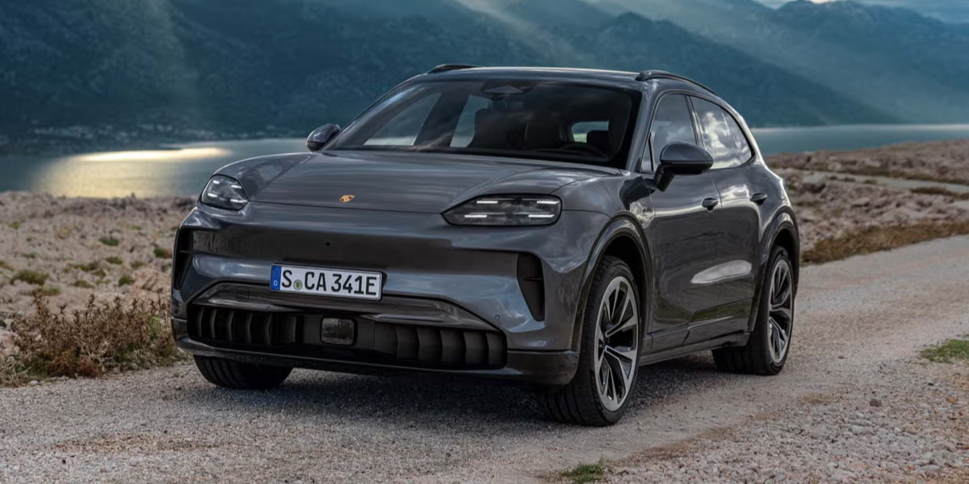 Будущее без кабелей. Porsche Cayenne Electric получит беспроводную систему с КПД более 90%