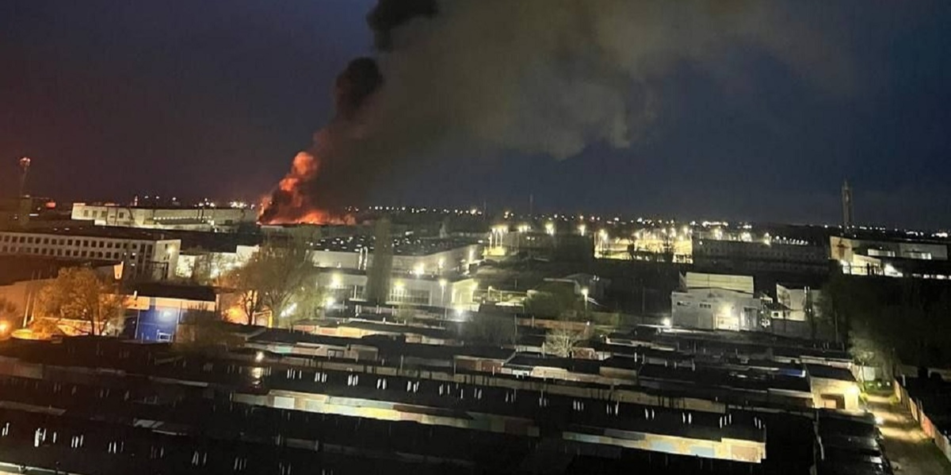 A fire at the Atlant Aero defense industry facility in Taganrog overnight into April 19, 2026 (Photo: General Staff of the Armed Forces of Ukraine / Telegram)