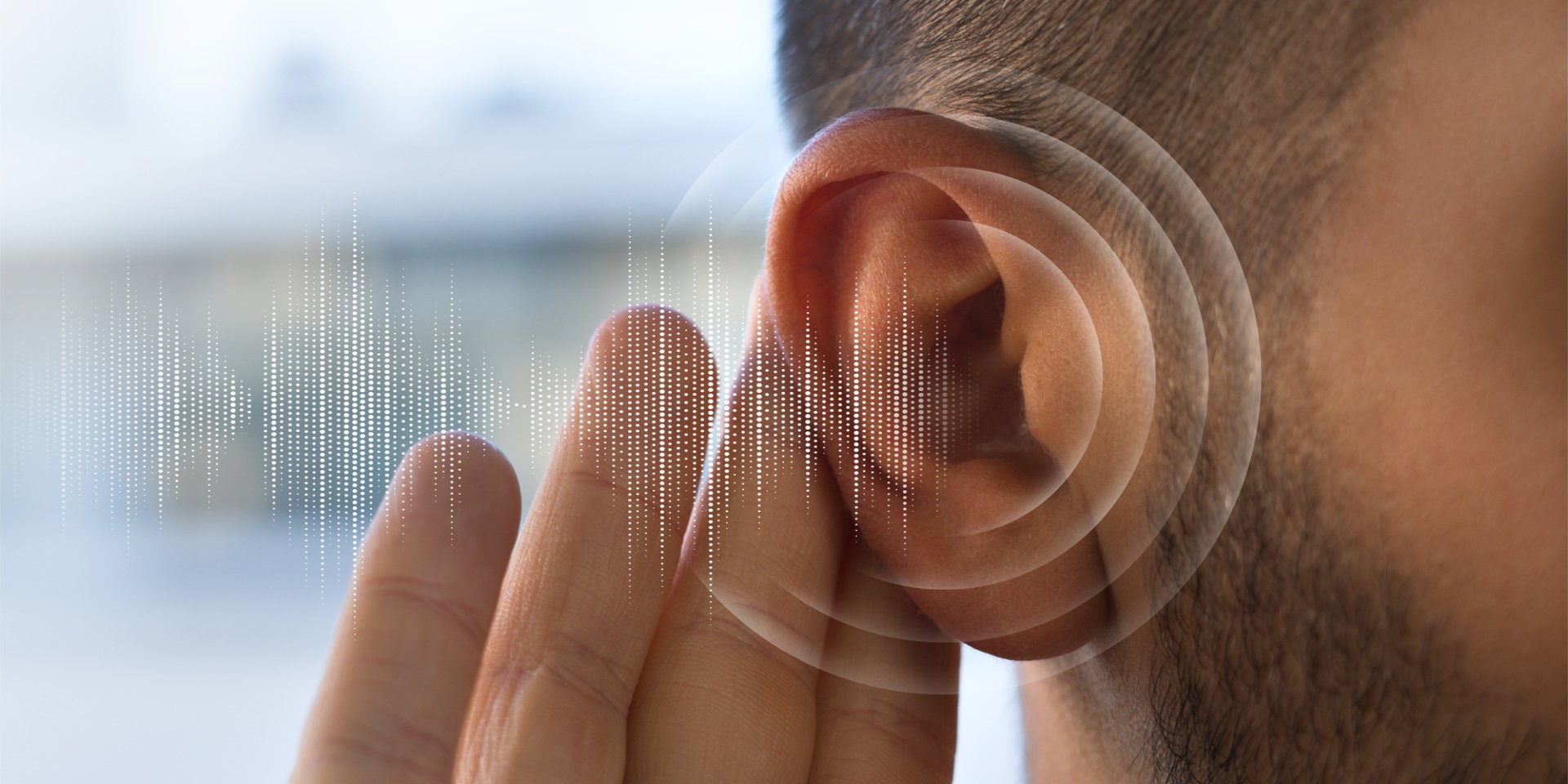 Неожиданный вывод. Закрытые глаза ухудшают слух в шуме — исследование