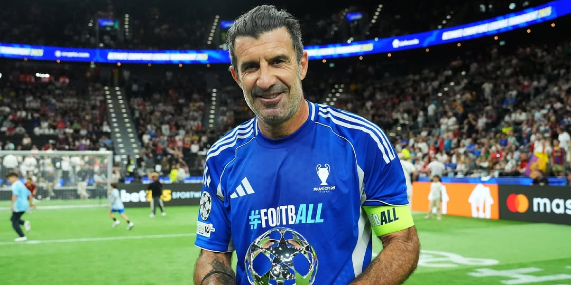 «Это принесло нестабильность». Легендарный Луиш Фигу назвал главную причину провала Реала в нынешнем сезоне