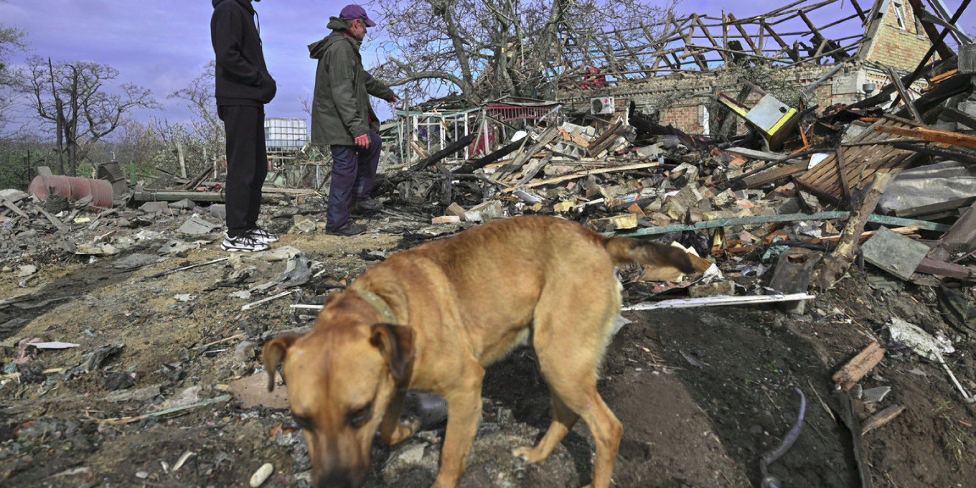 Наслідки російського повітряного удару у Запоріжжі, 9 квітня 2026 року (Фото: REUTERS)