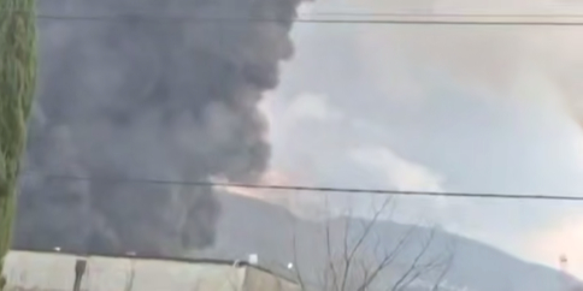A fire is ongoing at an oil refinery in the city of Tuapse, Krasnodar Krai, Russia (Photo: via Astra)