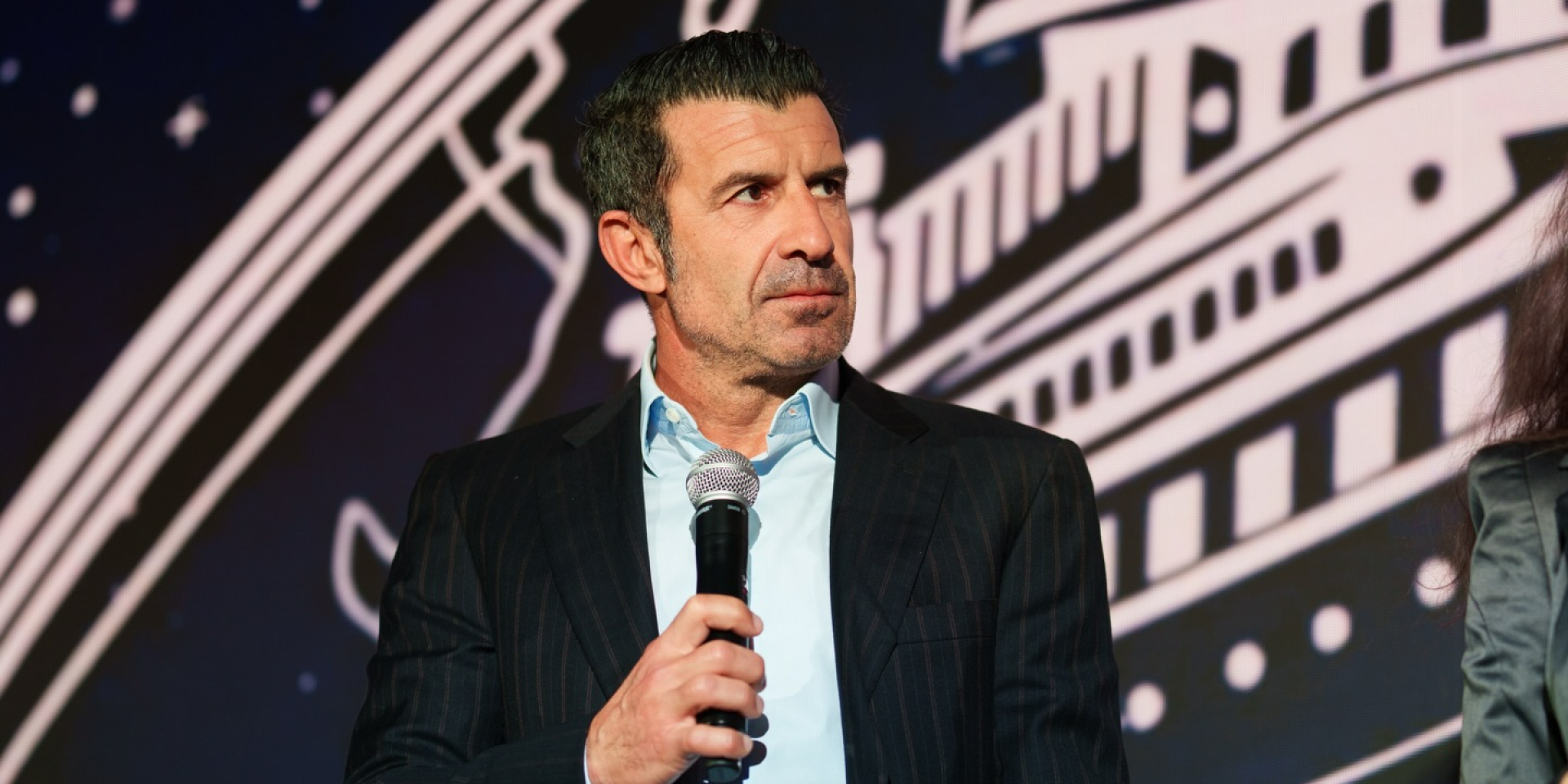 «Мне нравится их стиль игры». Легендарный Луиш Фигу предсказал победителя Лиги чемпионов