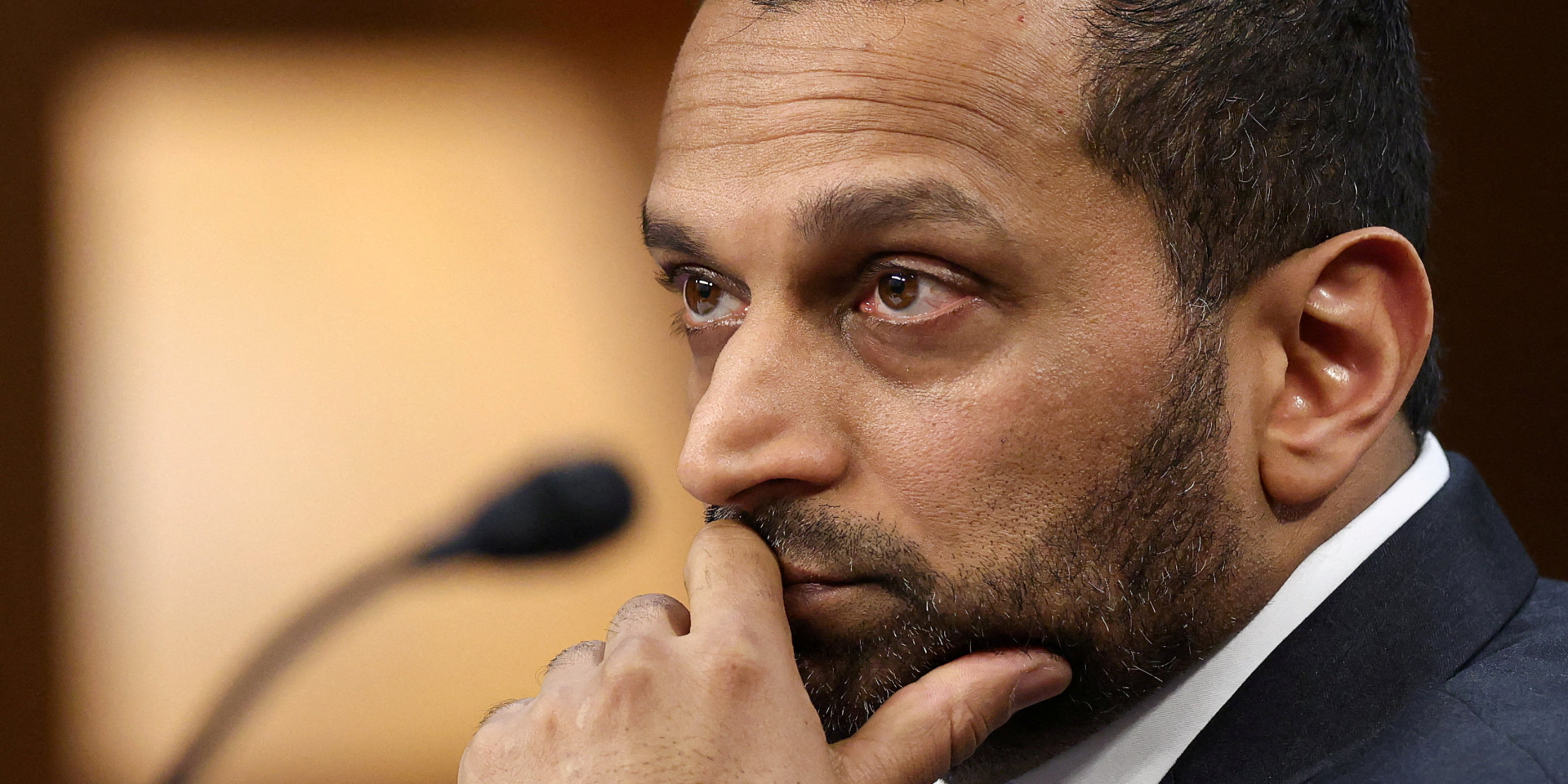 Написали о проблемах с алкоголем и прогулах. Директор ФБР подал иск на $250 млн против журнала The Atlantic