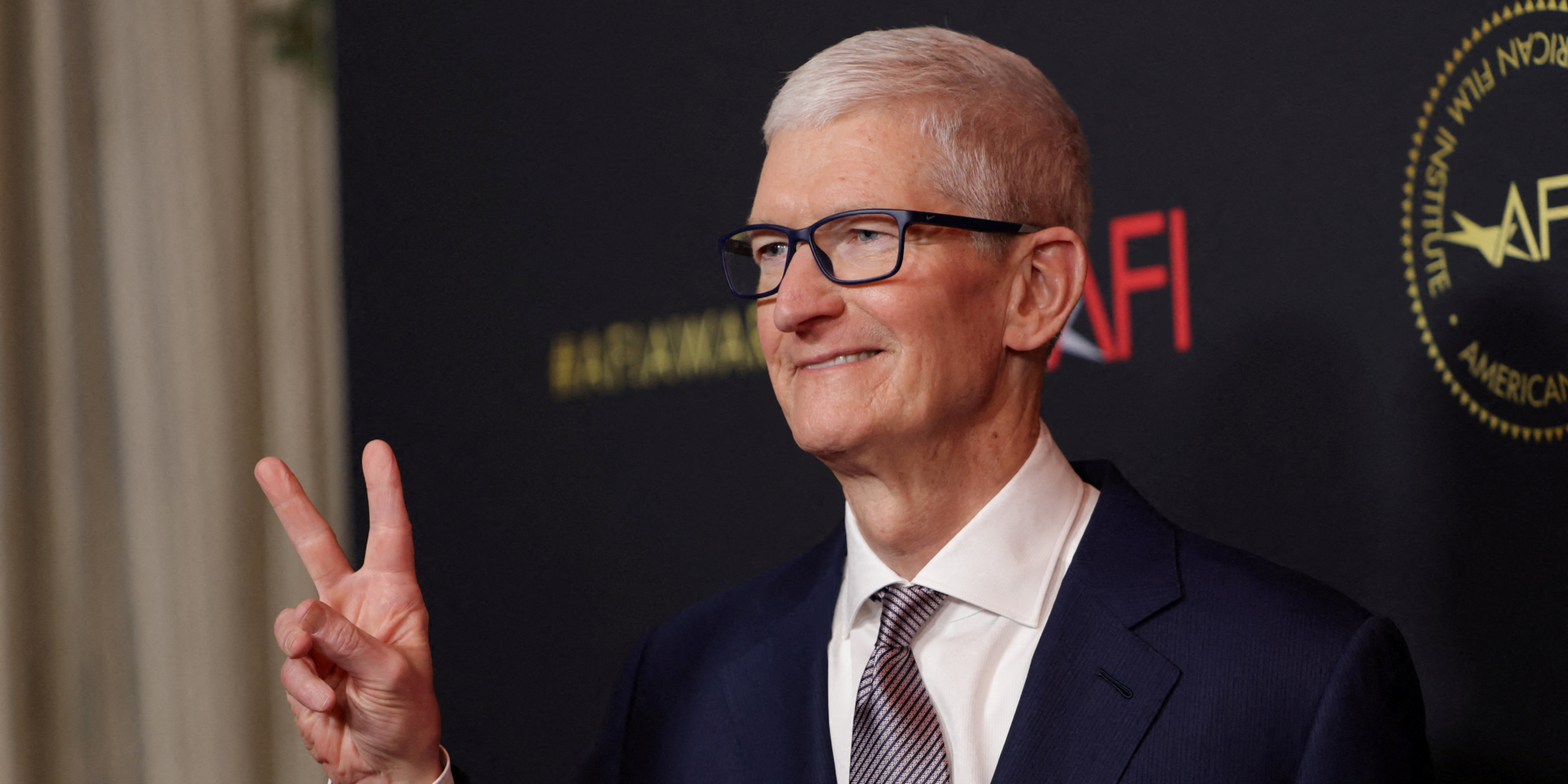 Тим Кук покинет пост CEO Apple 1 сентября