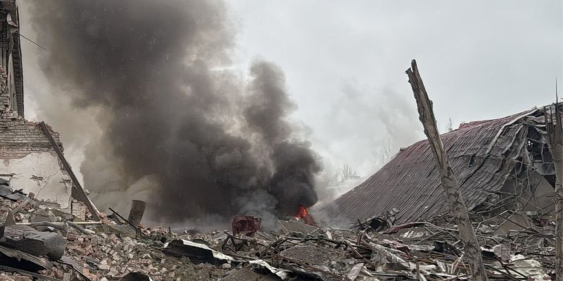 Two Russian strikes damage Sloviansk center, leave three civilians injured