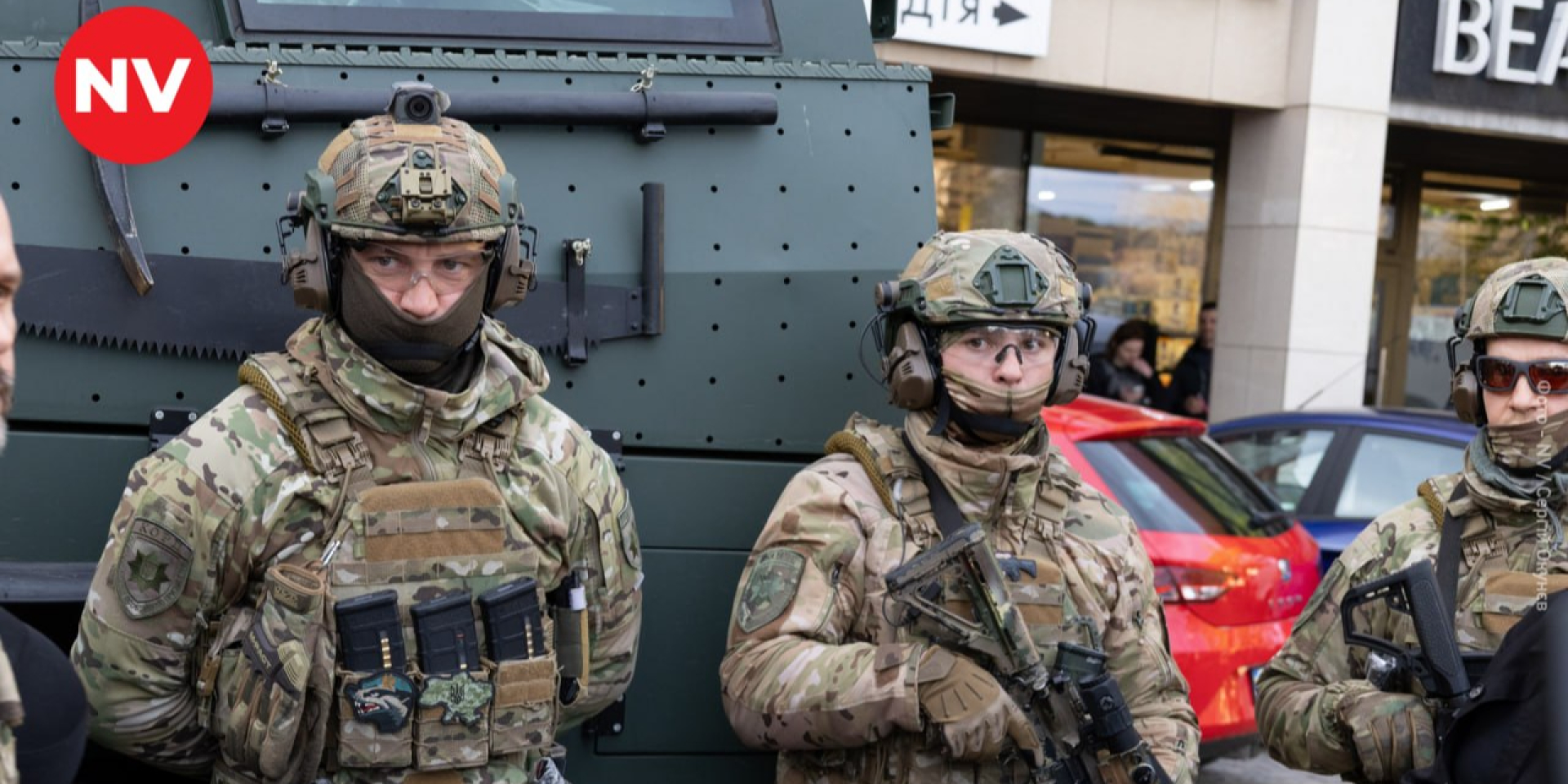 «У человека будет на лбу написано, что он террорист?» Костенко прокомментировал идею раздать гражданским оружие в связи с киевскими событиями