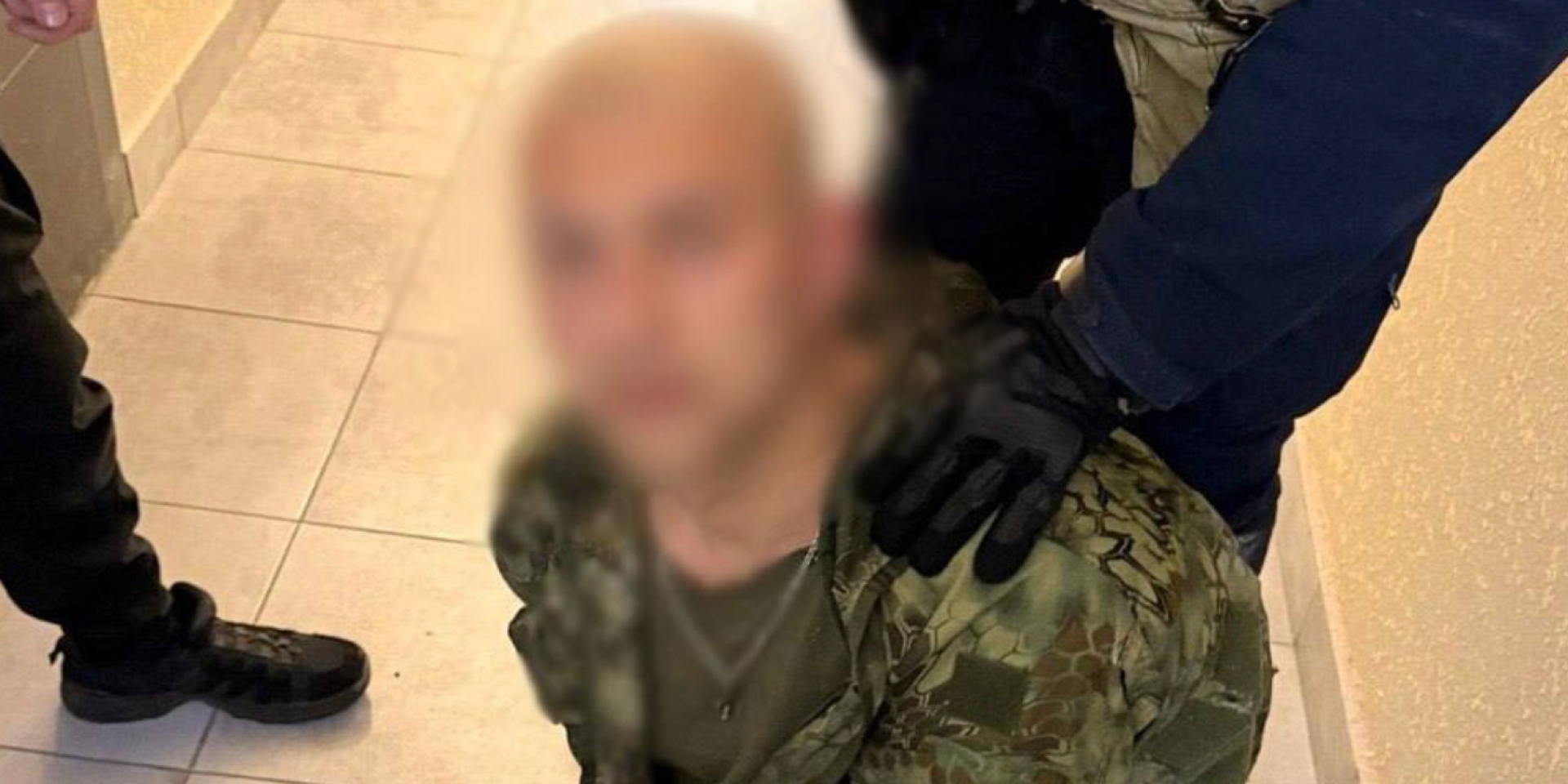 У Києві затримали чоловіка, який ходив з автоматом по ЖК (Фото: Національна поліція України)