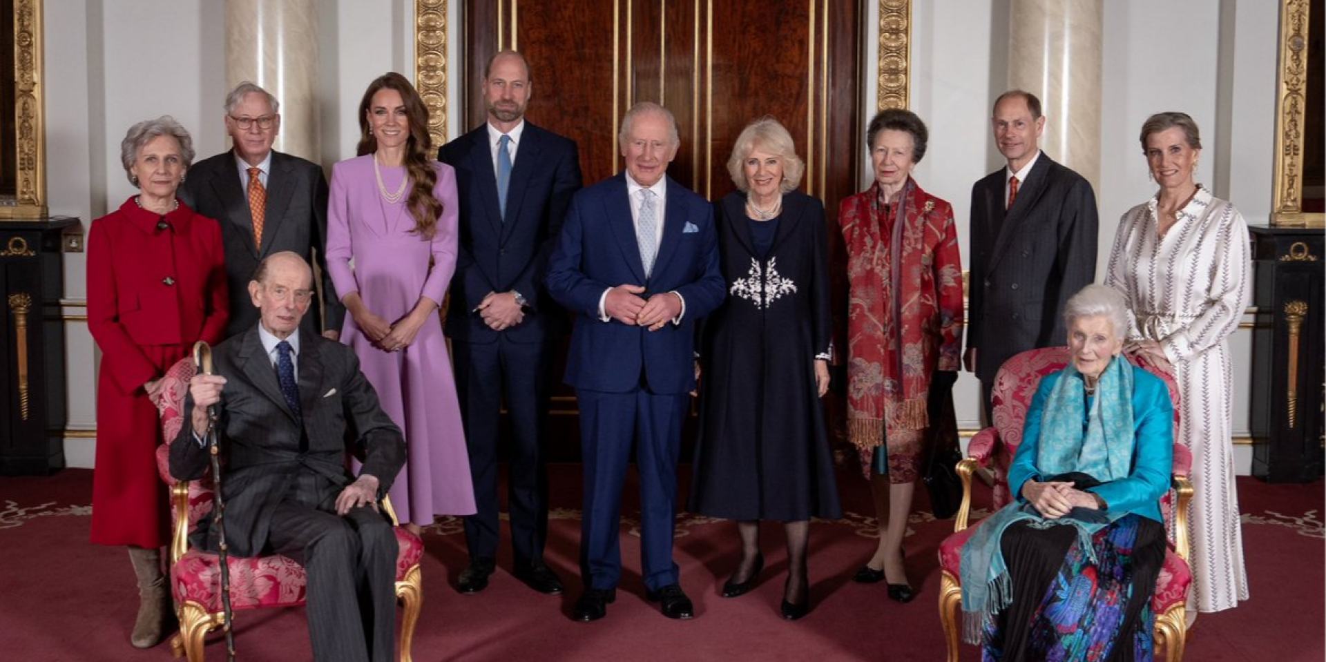 Собрались вместе. Королевская семья почтила память королевы Елизаветы в 100-ю годовщину со дня ее рождения