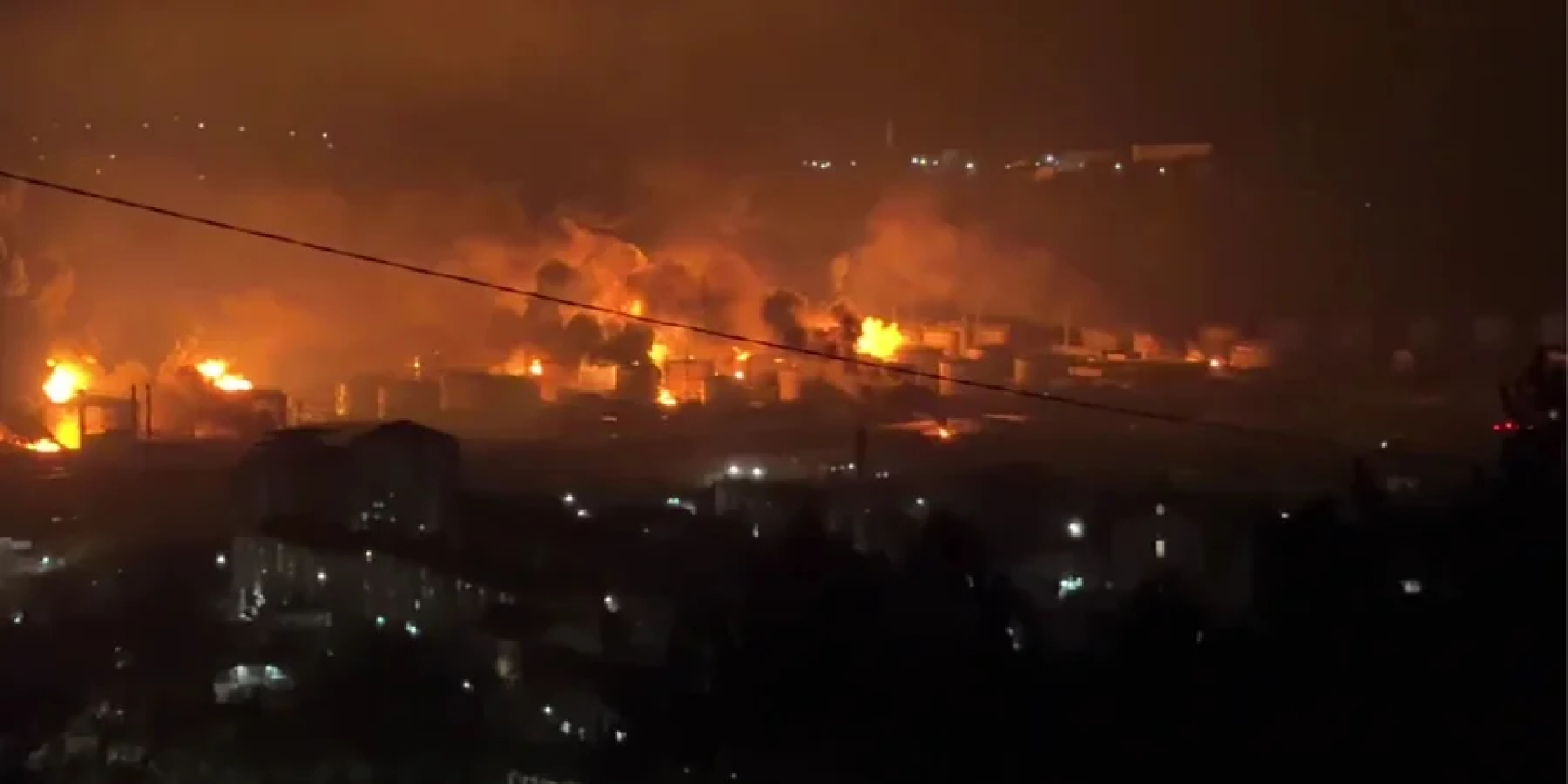 Tuapse refinery smoke spans over 300 km after drone strikes