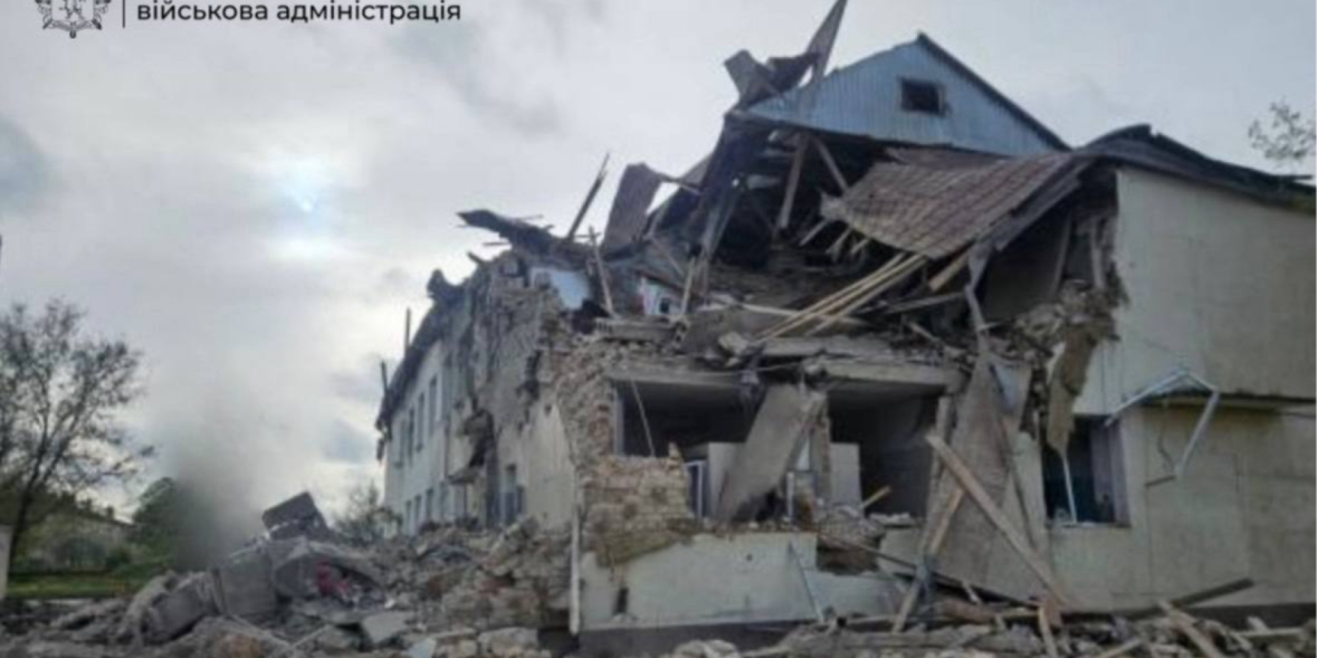 Россияне ударили по Новониколаевке в Запорожской области: пострадали семь человек, частично разрушен Дом культуры