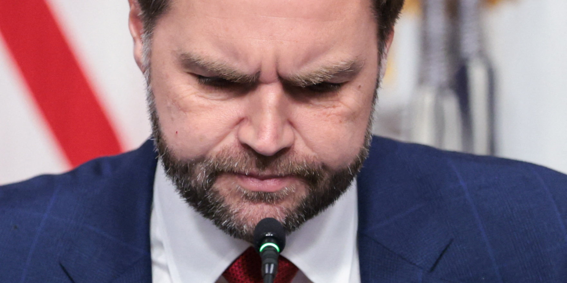 Поездку Вэнса в Пакистан на мирные переговоры с Ираном отложили — NYT