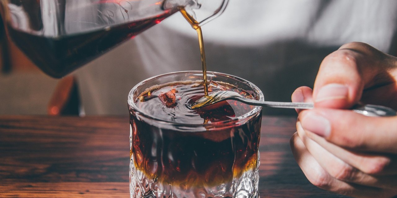 После недостатка сна. Кофеин может восстанавливать нарушенную социальную память — исследование