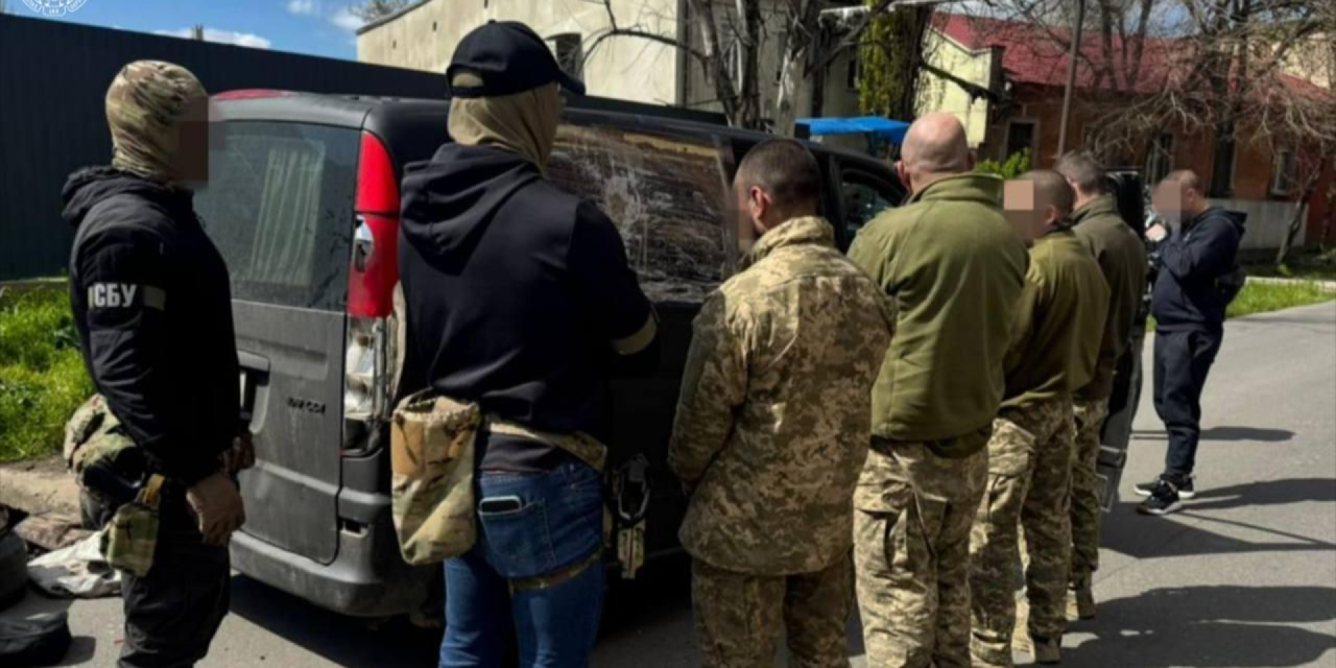 В Одесі затримали чотирьох працівників ТЦК, причетних до викрадення чоловіка та вимагання грошей (Фото: Прокуратура України)