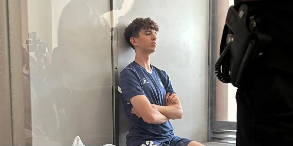 Протестовал из-за дебатов. Подозреваемый в убийстве Фарион пытался устроить самоубийство в зале суда