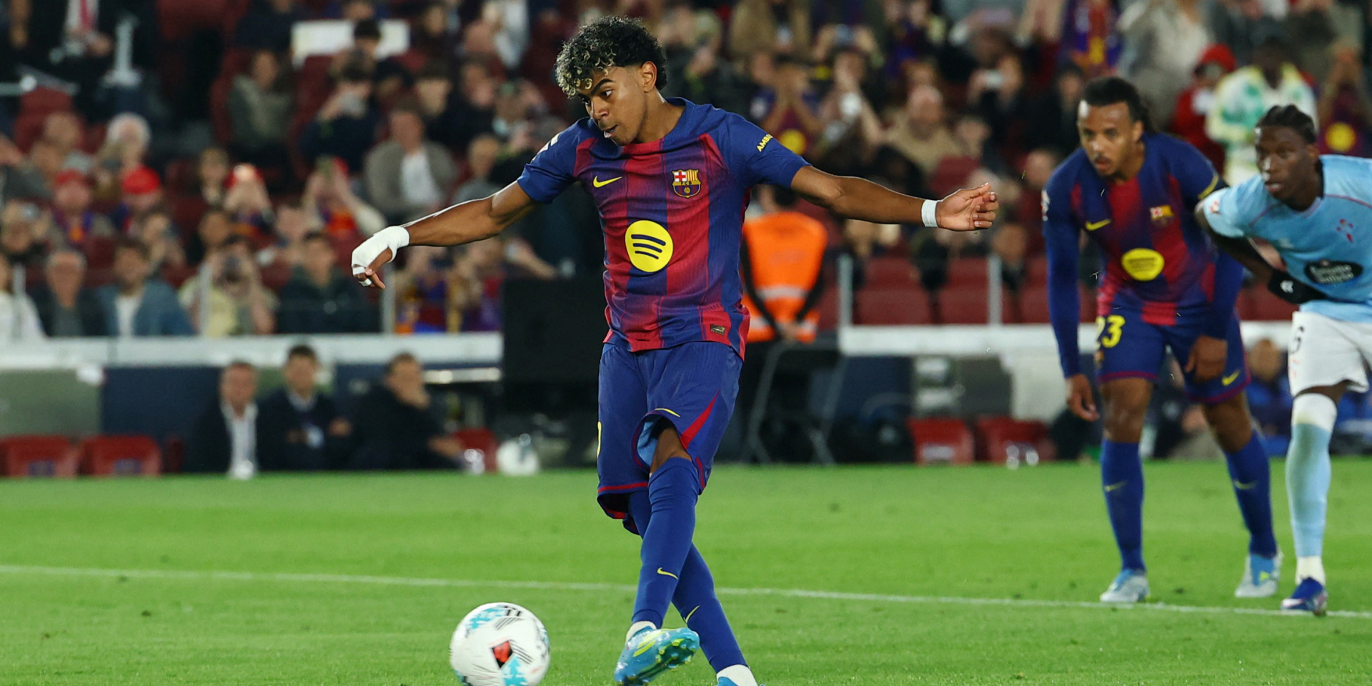 Лидер Барселоны и сборной Испании выбыл до конца сезона из-за травмы: участие в ЧМ-2026 под вопросом — СМИ