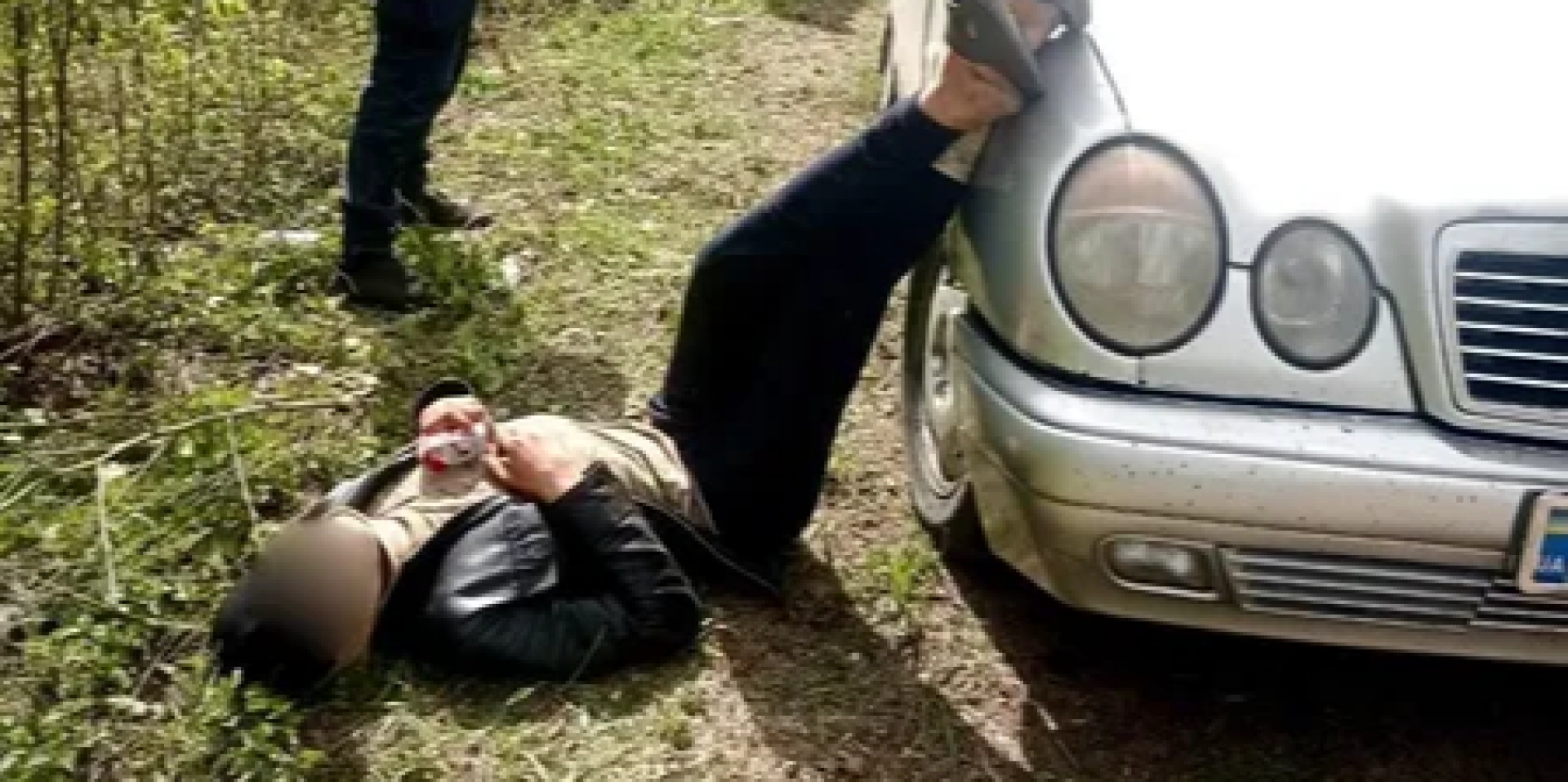 Лежал на обочине и выдал себя. На Волыни задержали мужчину с наркотиками