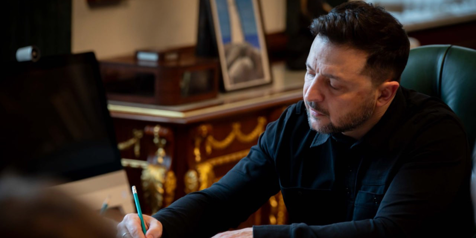 Zelenskyy outlines how €90B reparations credit will fund army, aid and weapons production