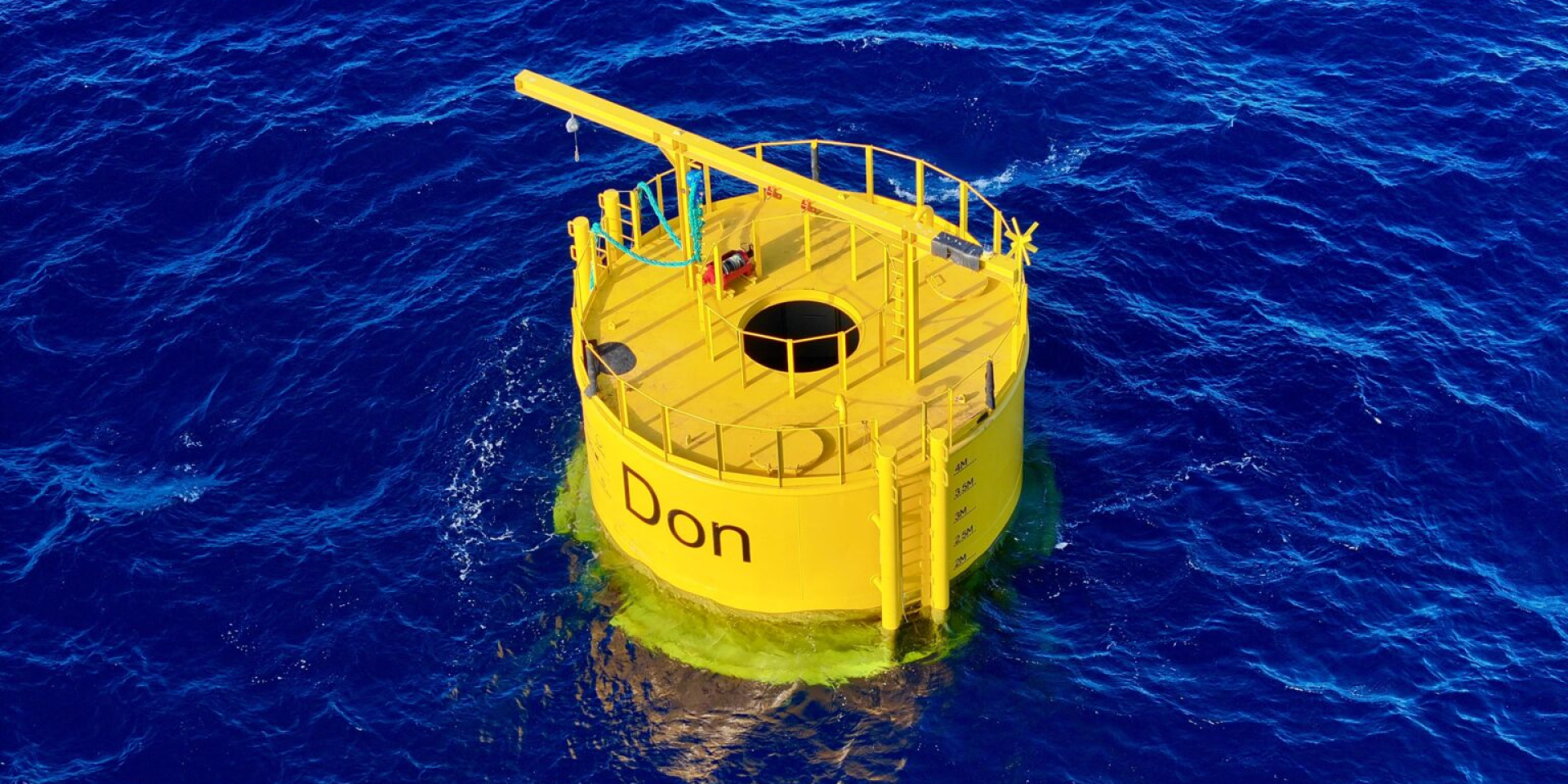 Экономия труб на 80%. Возле Канарских островов установили первую плавучую электростанцию