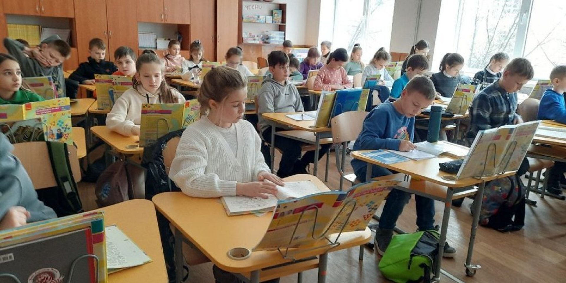 Летние каникулы 2026: когда в школах Украины завершится учебный год