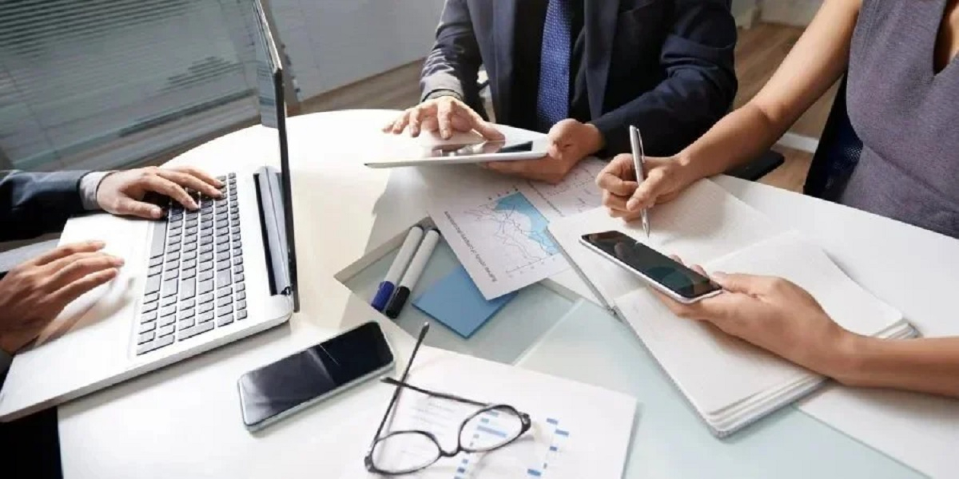 Осталось три недели. Германия раздает украинцам по 20 тысяч евро на малый бизнес — как получить деньги