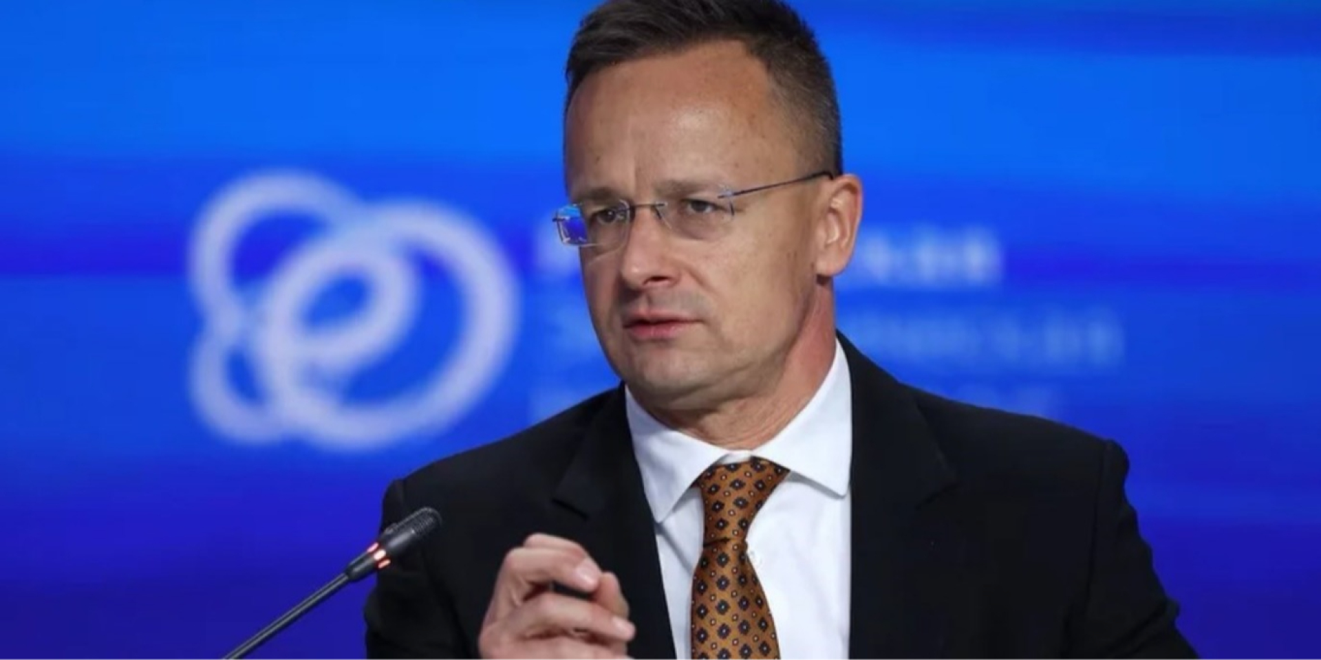 Szijjártó confronts Orbán’s Ukraine war scare after Magyar’s victory